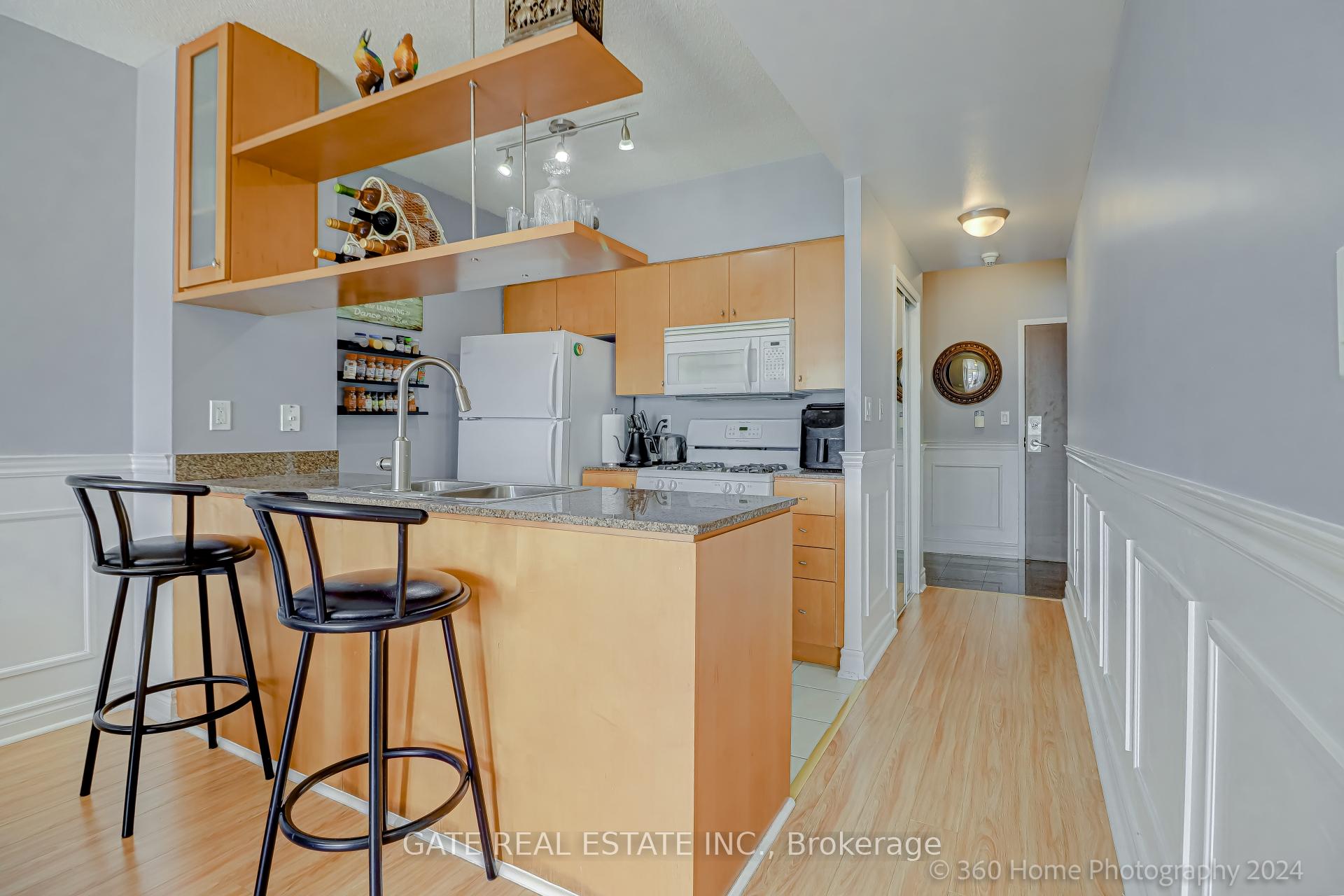 Photo 4 of Unit 1010, 35 Mariner Terrace, Toronto, Waterfront Communities — HOMEH