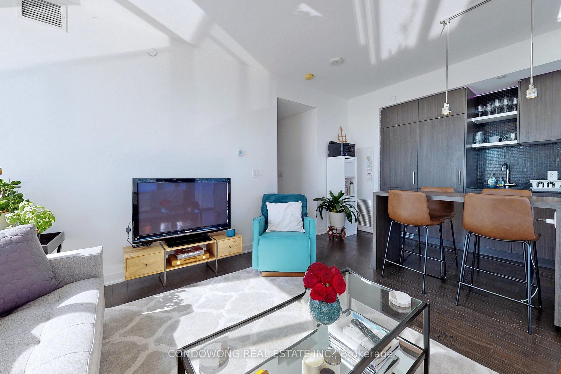 Photo 5 of Unit 6710, 88 Harbour Street, Toronto, Waterfront Communities — HOMEH