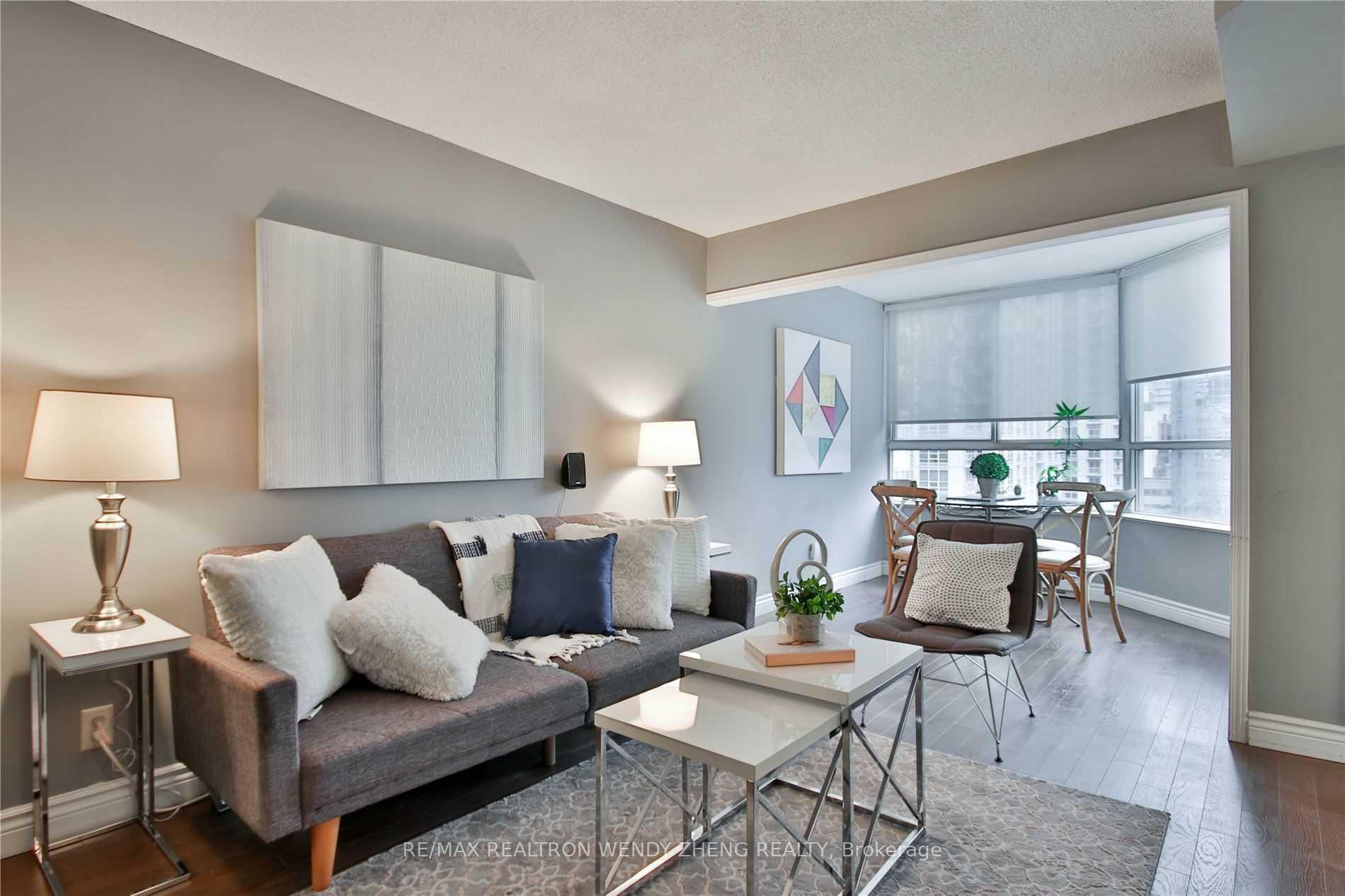 Front of Unit 1803, 44 Gerrard Street W