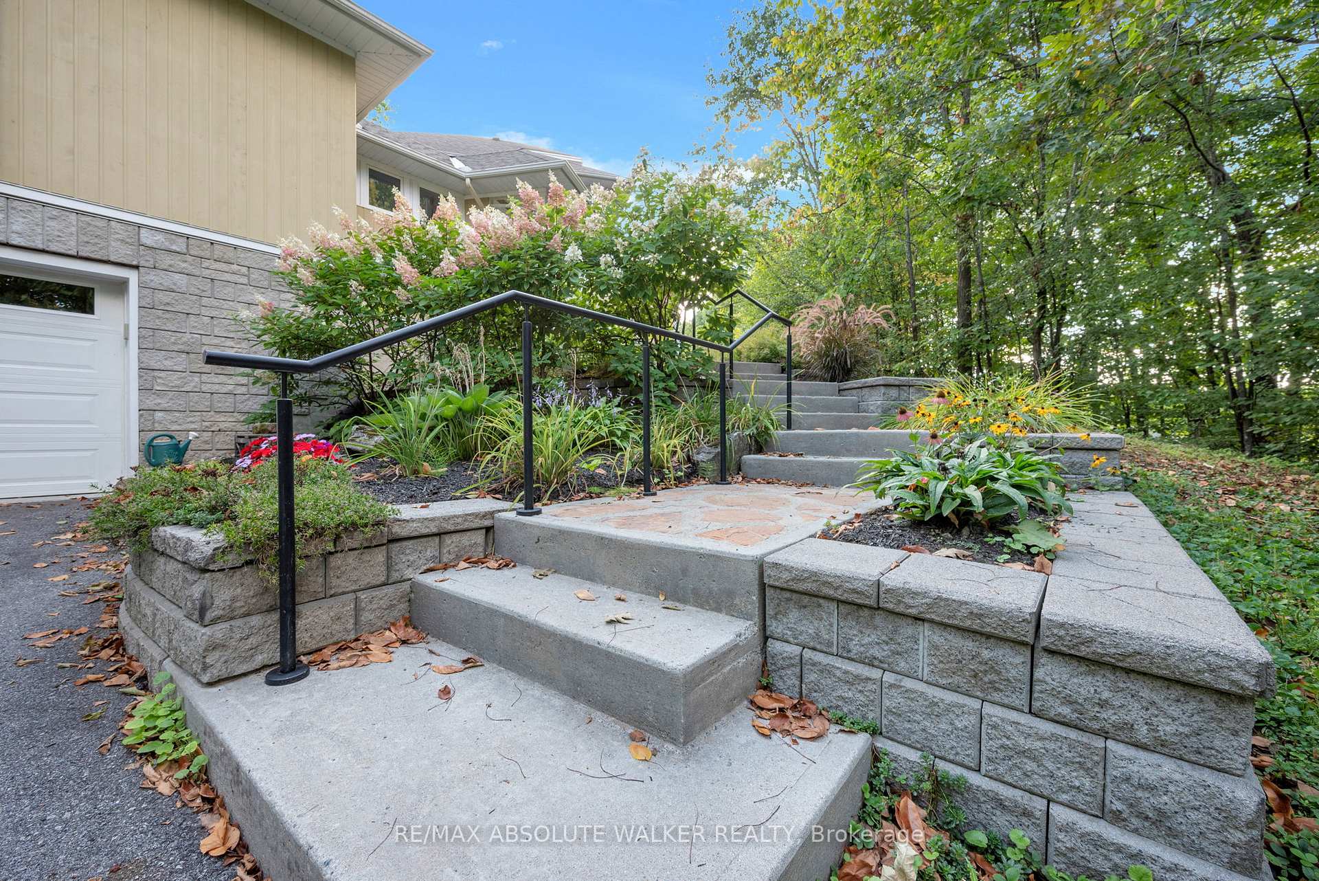 Photo 3 of 104 Margaret Anne Drive, Ottawa, Huntley Ward (South East) — HOMEH