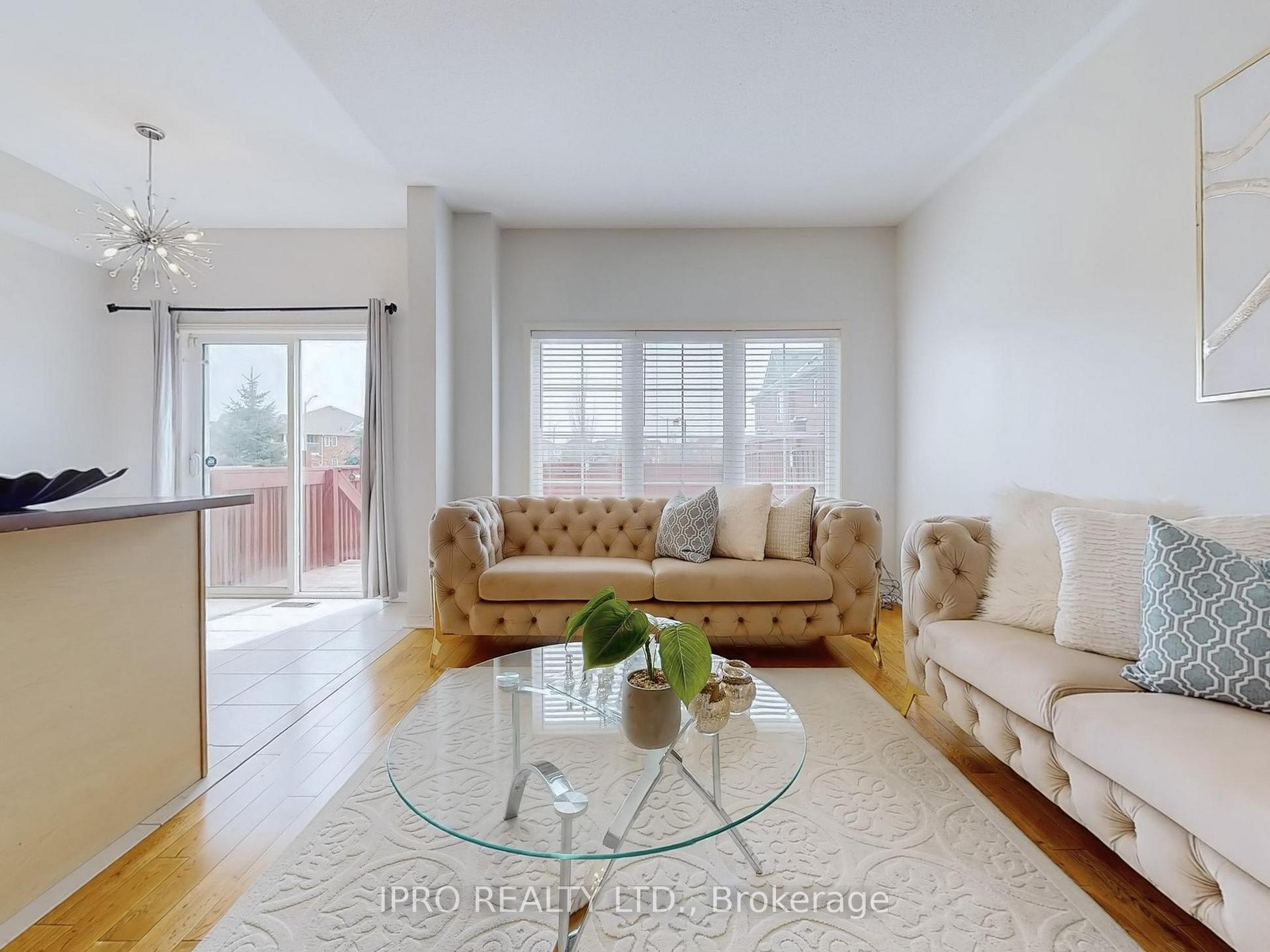Photo 17 of 41 Michaelman Road, Ajax, South East — HOMEH