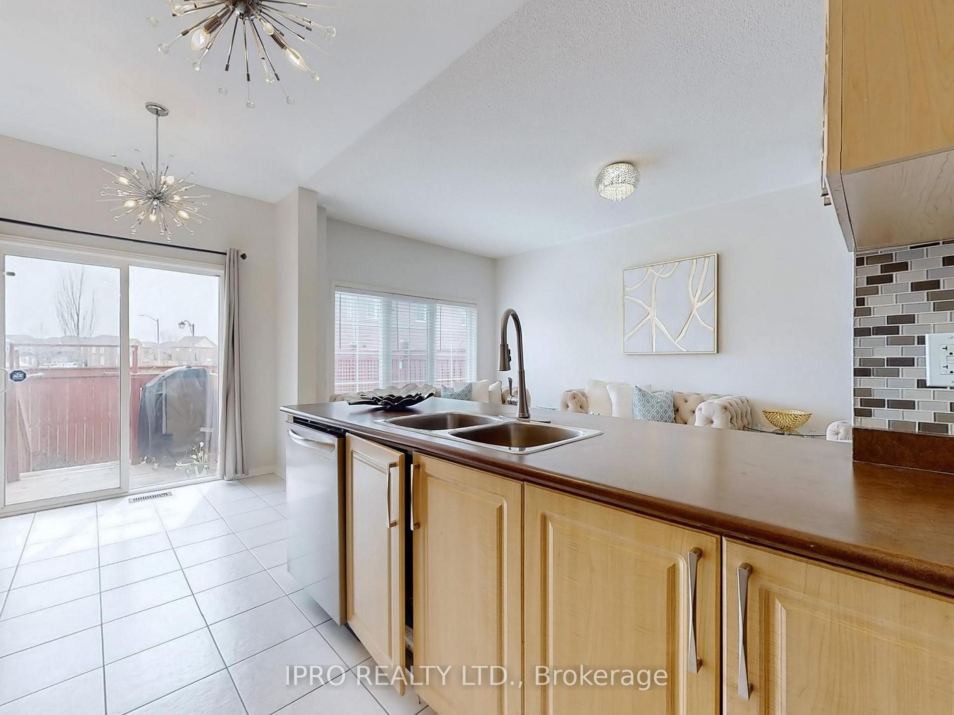Photo 23 of 41 Michaelman Road, Ajax, South East — HOMEH
