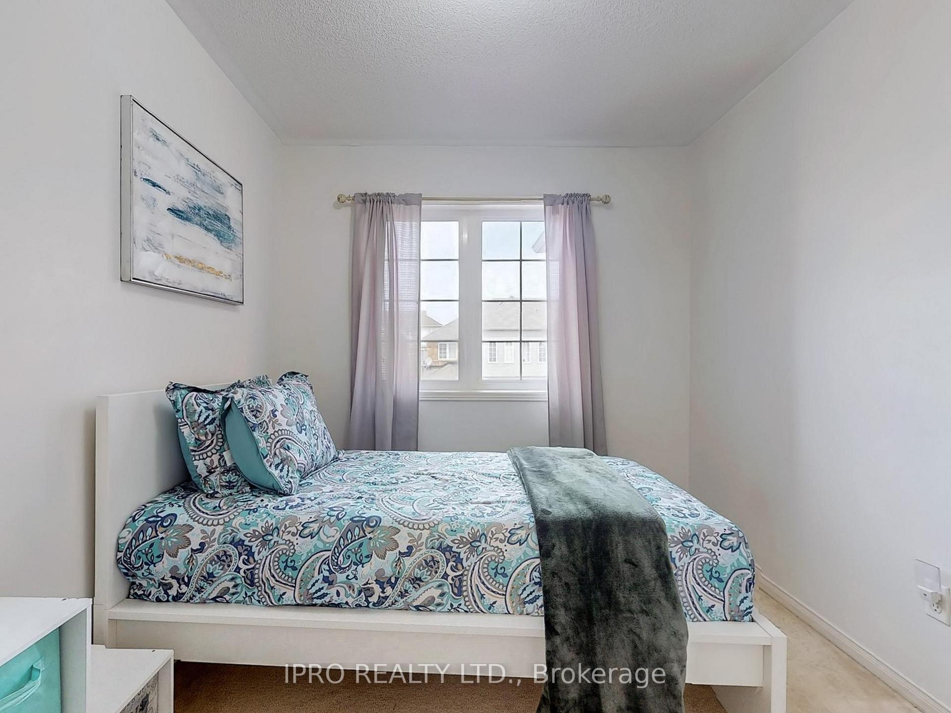 Photo 35 of 41 Michaelman Road, Ajax, South East — HOMEH