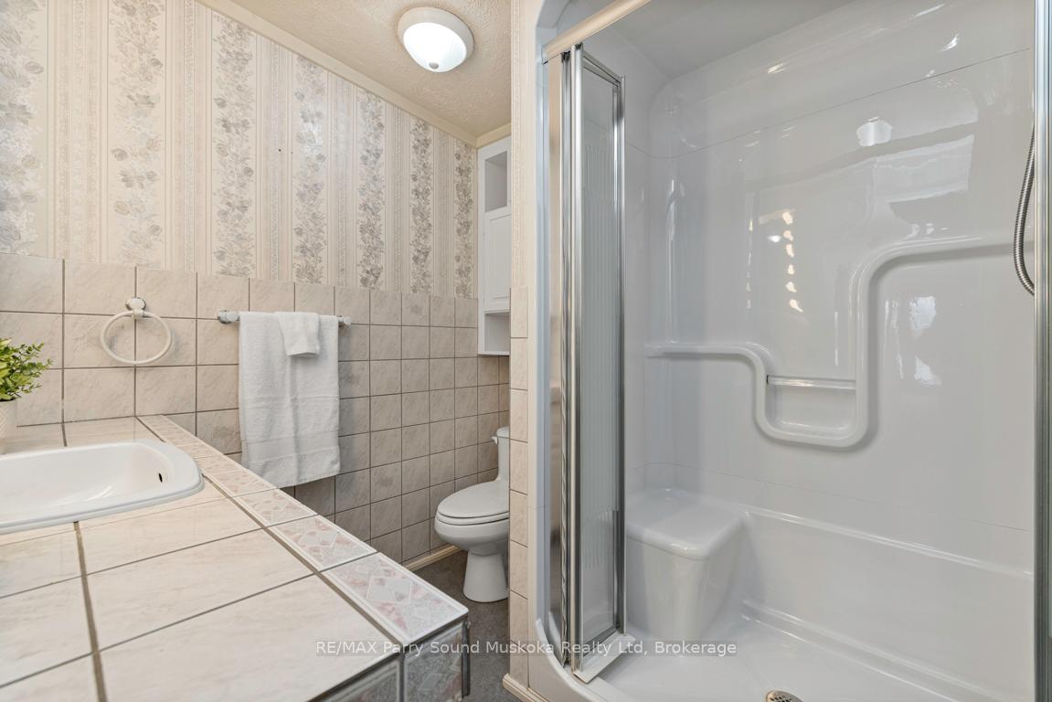 Photo 24 of 179 Manitou Drive, McKellar — HOMEH