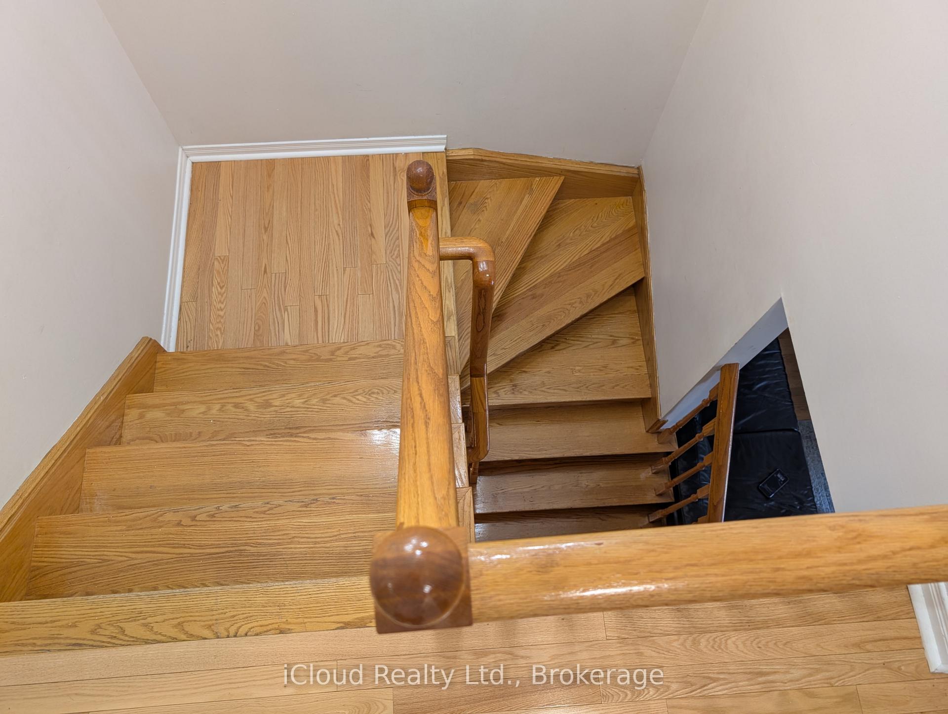 Photo 8 of 10 Polar Bear Place E, Brampton, Sandringham-Wellington — HOMEH