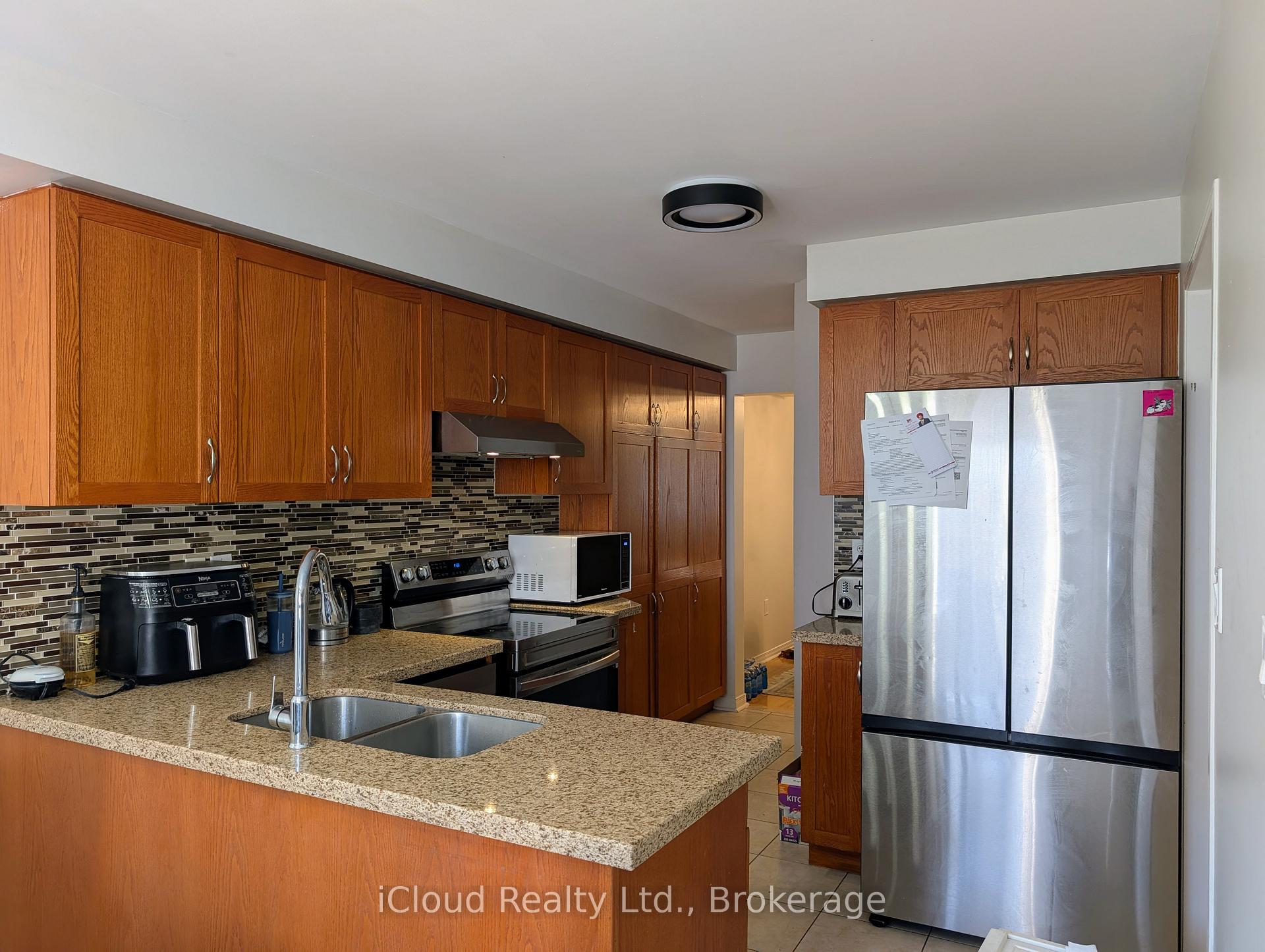 Photo 32 of 10 Polar Bear Place E, Brampton, Sandringham-Wellington — HOMEH