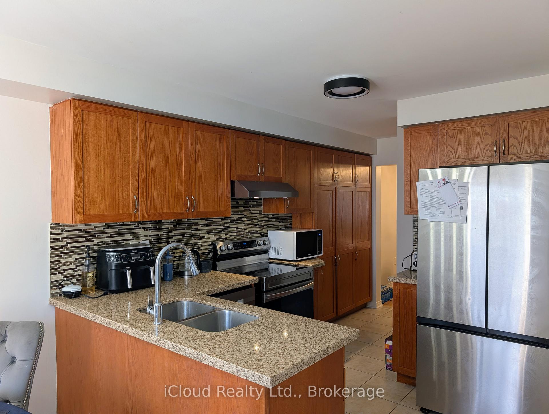 Photo 33 of 10 Polar Bear Place E, Brampton, Sandringham-Wellington — HOMEH