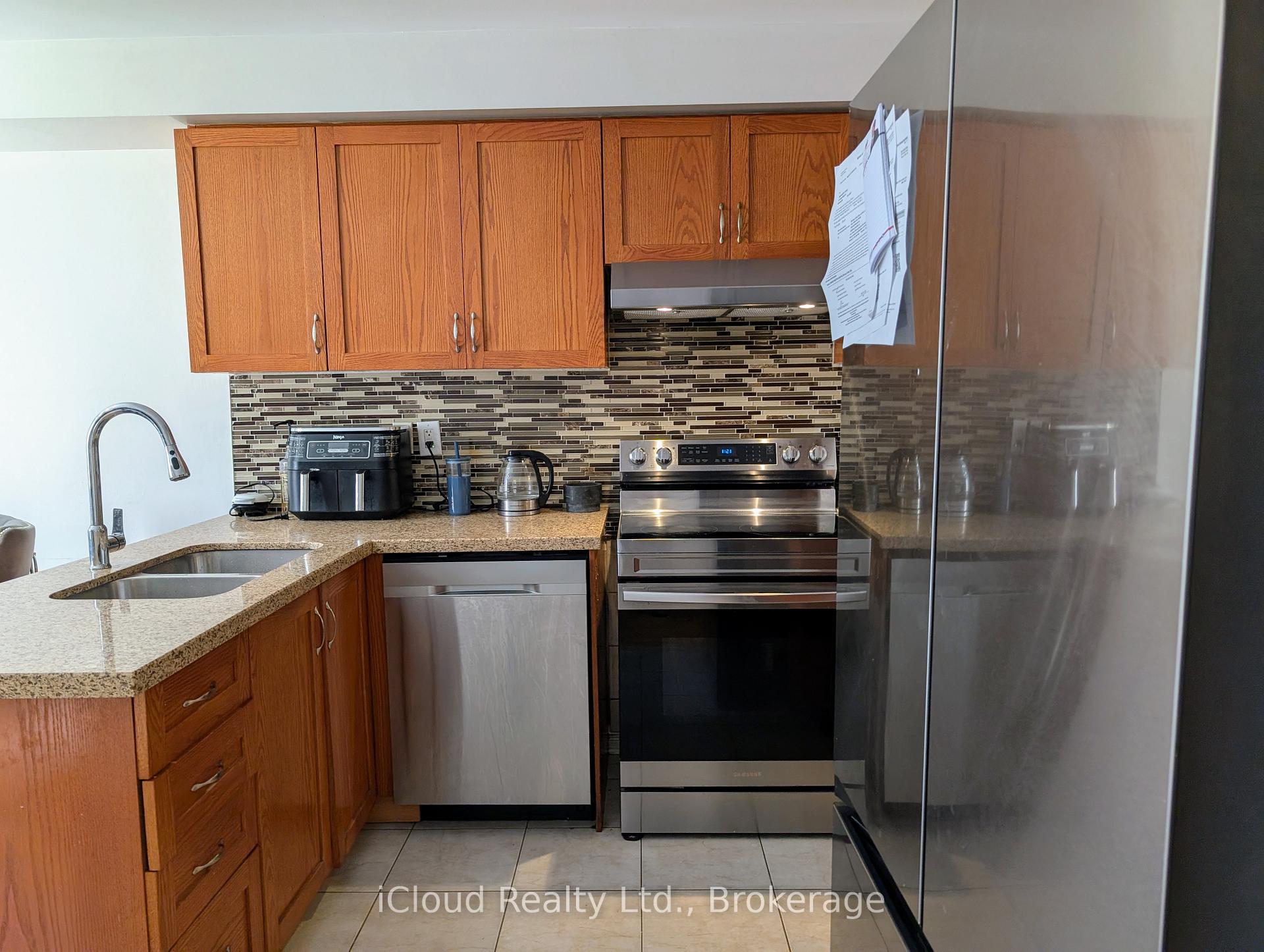 Photo 34 of 10 Polar Bear Place E, Brampton, Sandringham-Wellington — HOMEH