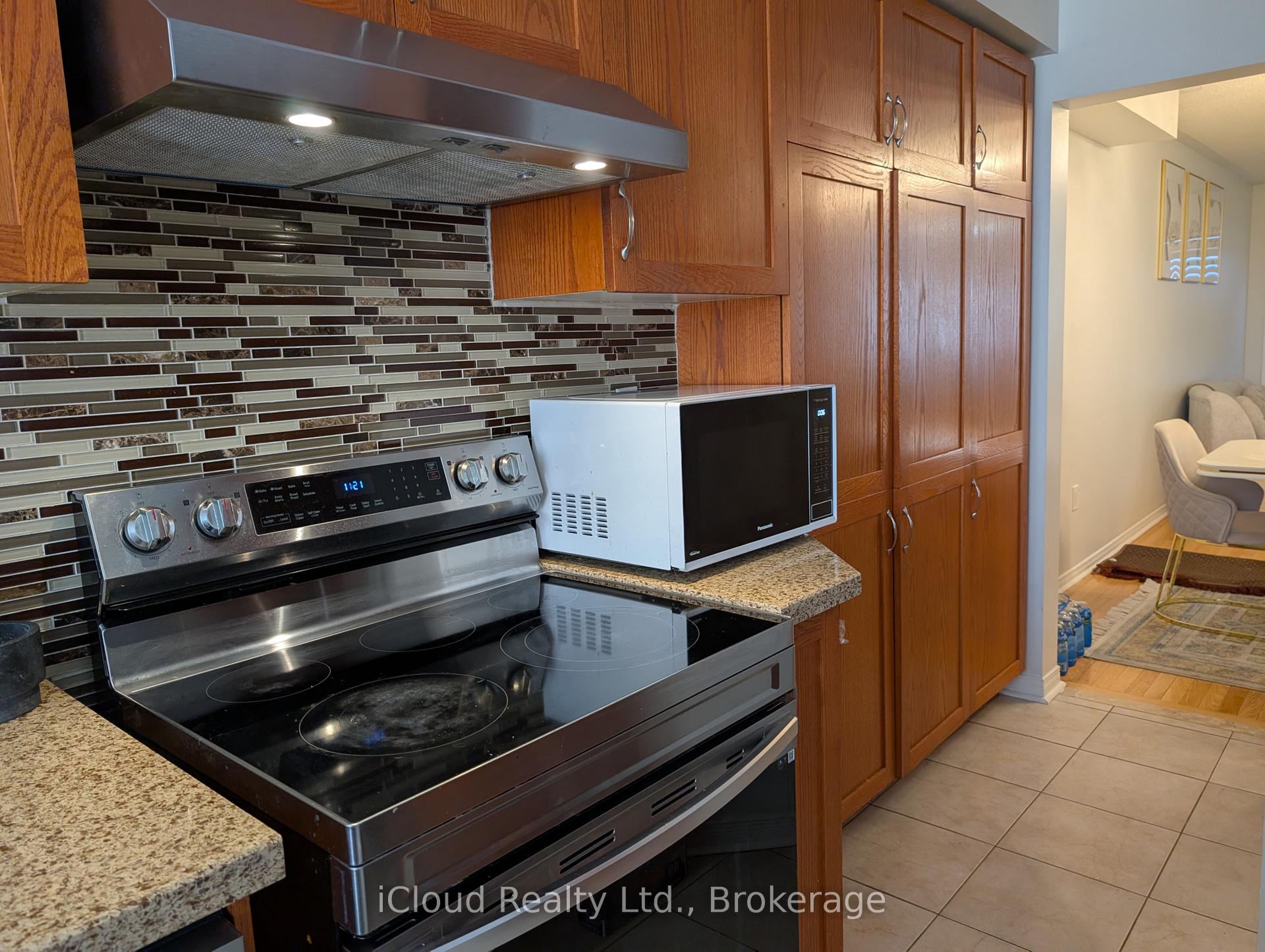 Photo 35 of 10 Polar Bear Place E, Brampton, Sandringham-Wellington — HOMEH