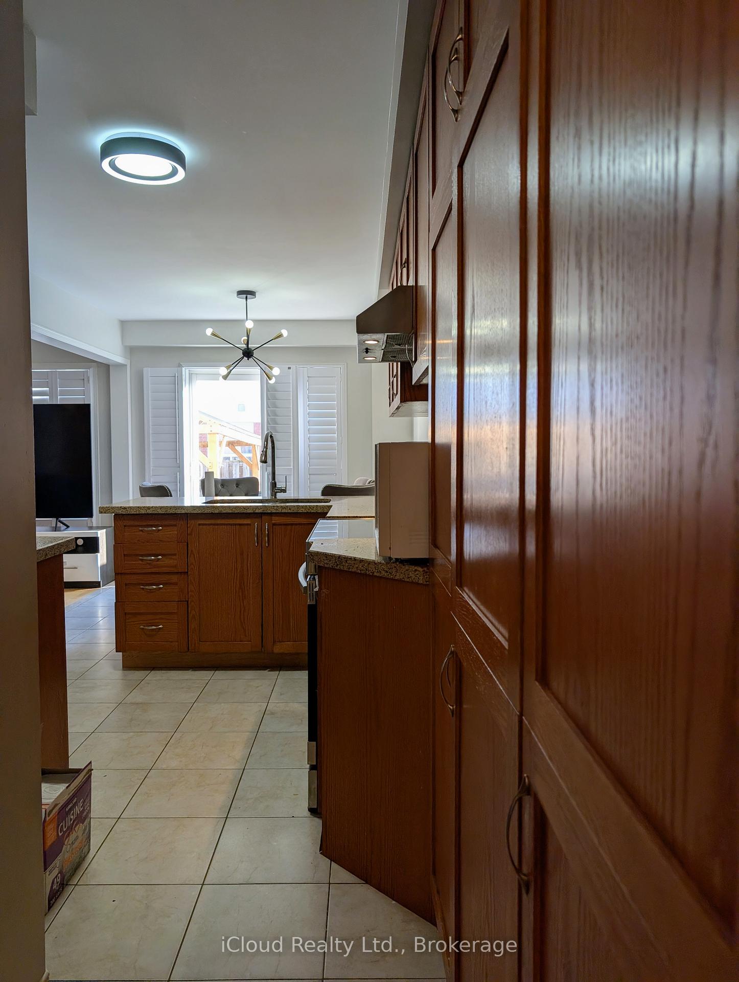 Photo 36 of 10 Polar Bear Place E, Brampton, Sandringham-Wellington — HOMEH
