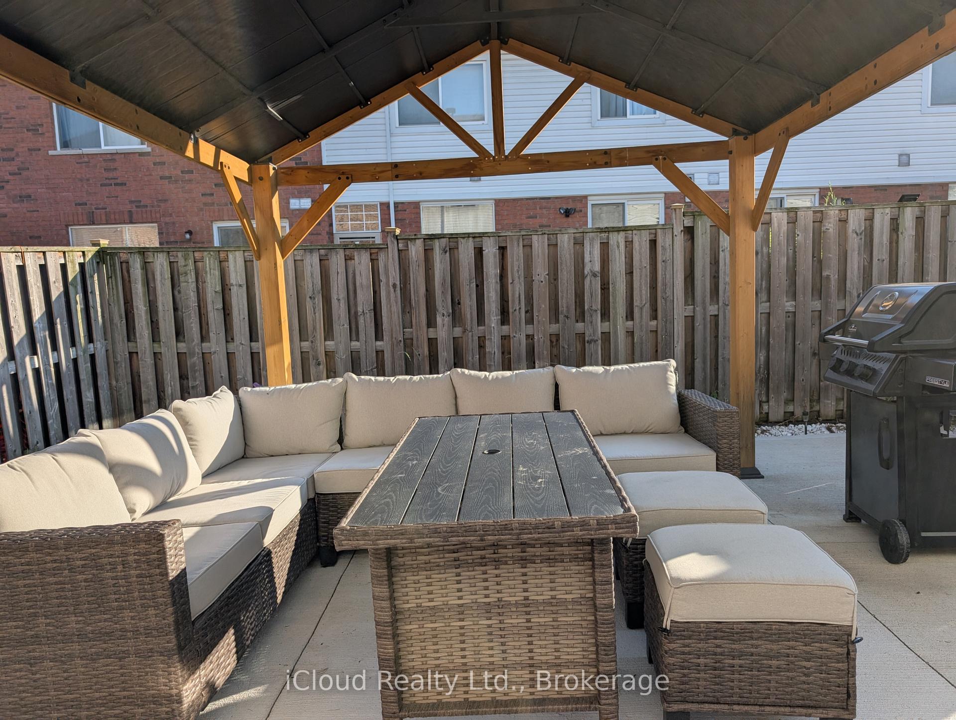 Photo 40 of 10 Polar Bear Place E, Brampton, Sandringham-Wellington — HOMEH