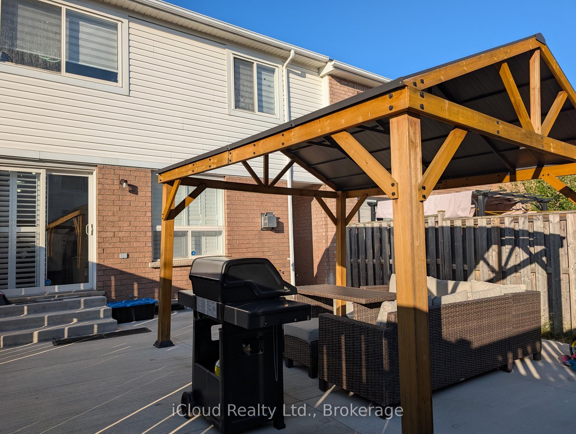 Photo 41 of 10 Polar Bear Place E, Brampton, Sandringham-Wellington — HOMEH