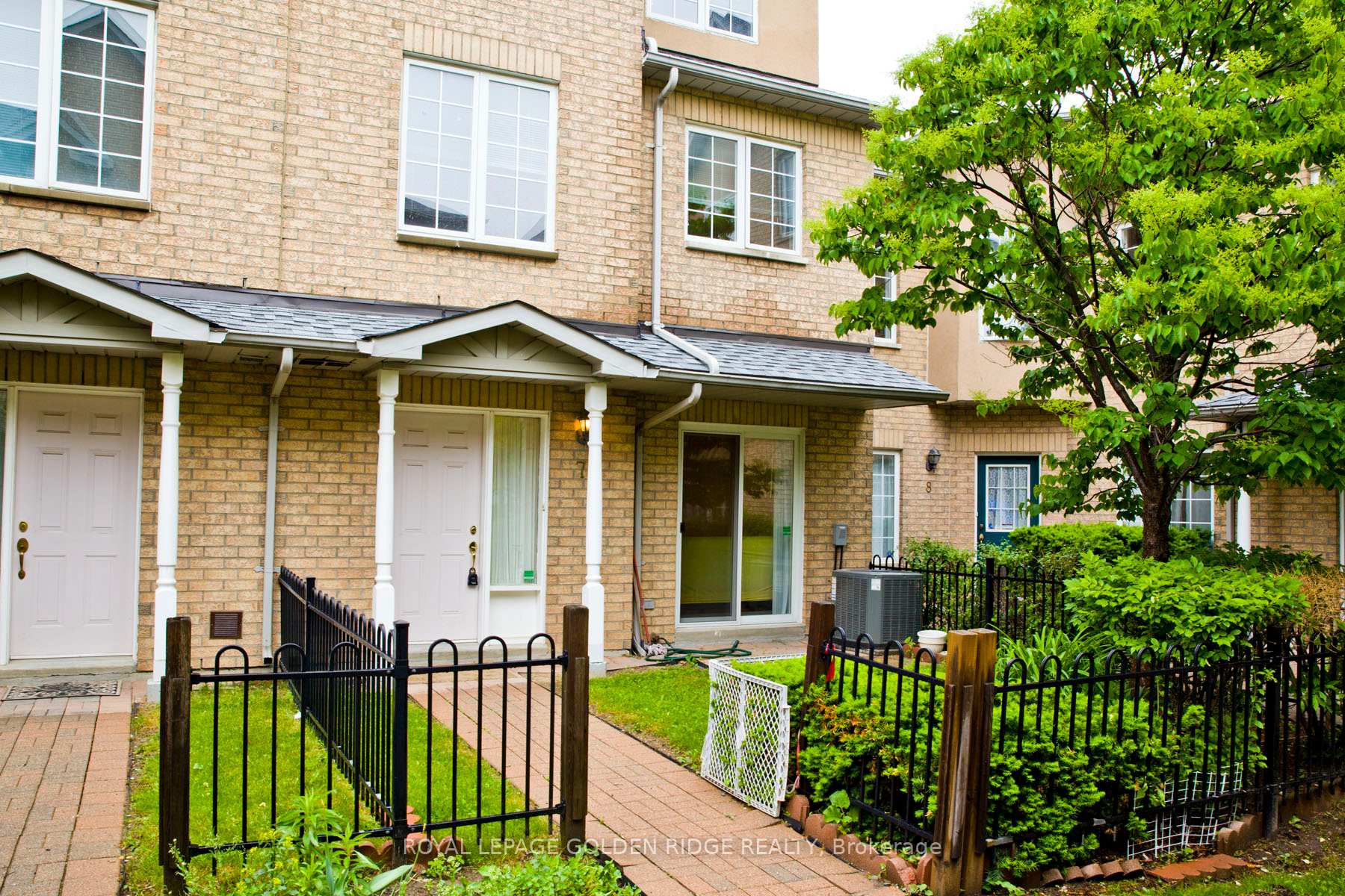 Photo 1 of Unit 7, 14 St. Moritz Way, Markham, Unionville — HOMEH