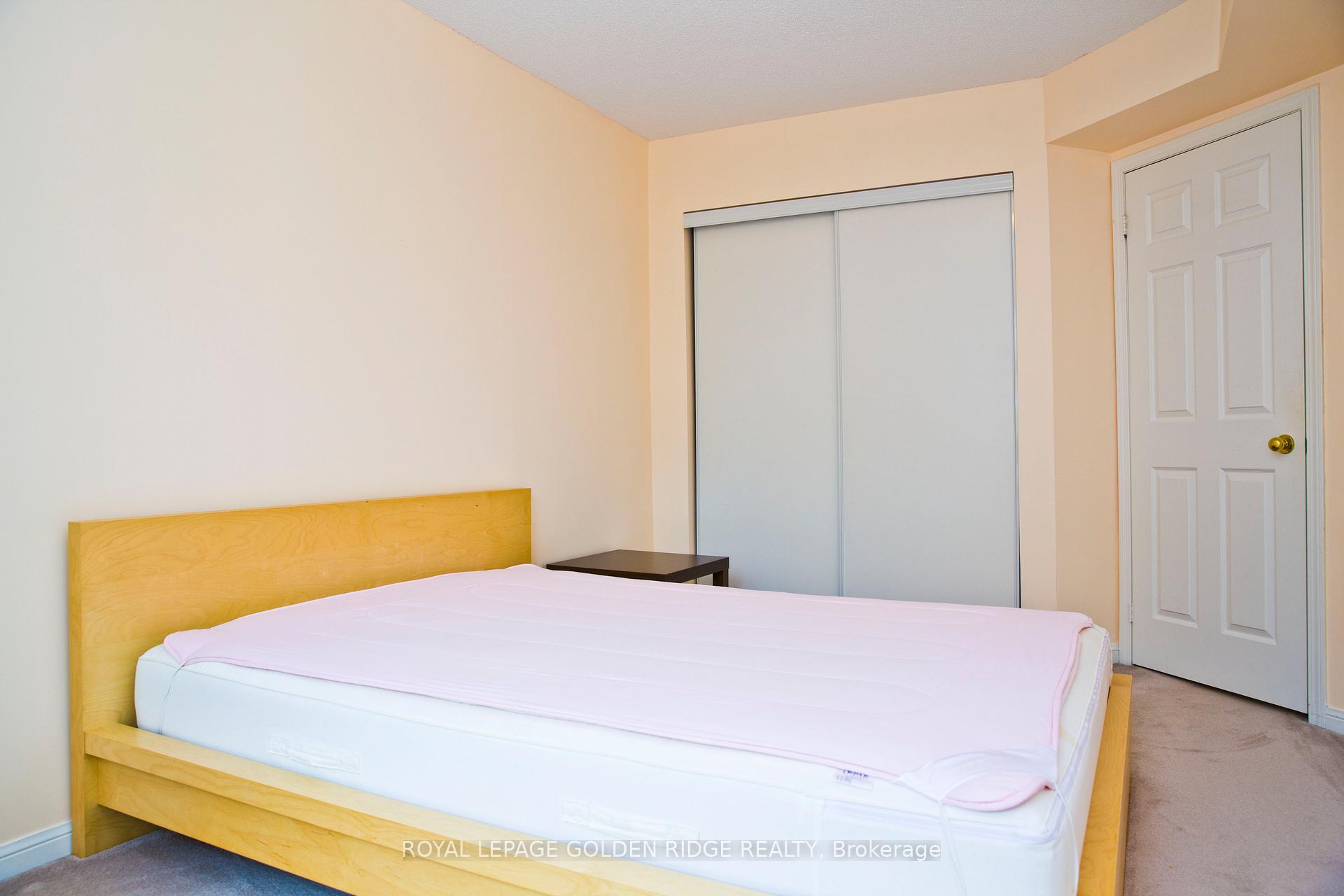 Photo 7 of Unit 7, 14 St. Moritz Way, Markham, Unionville — HOMEH