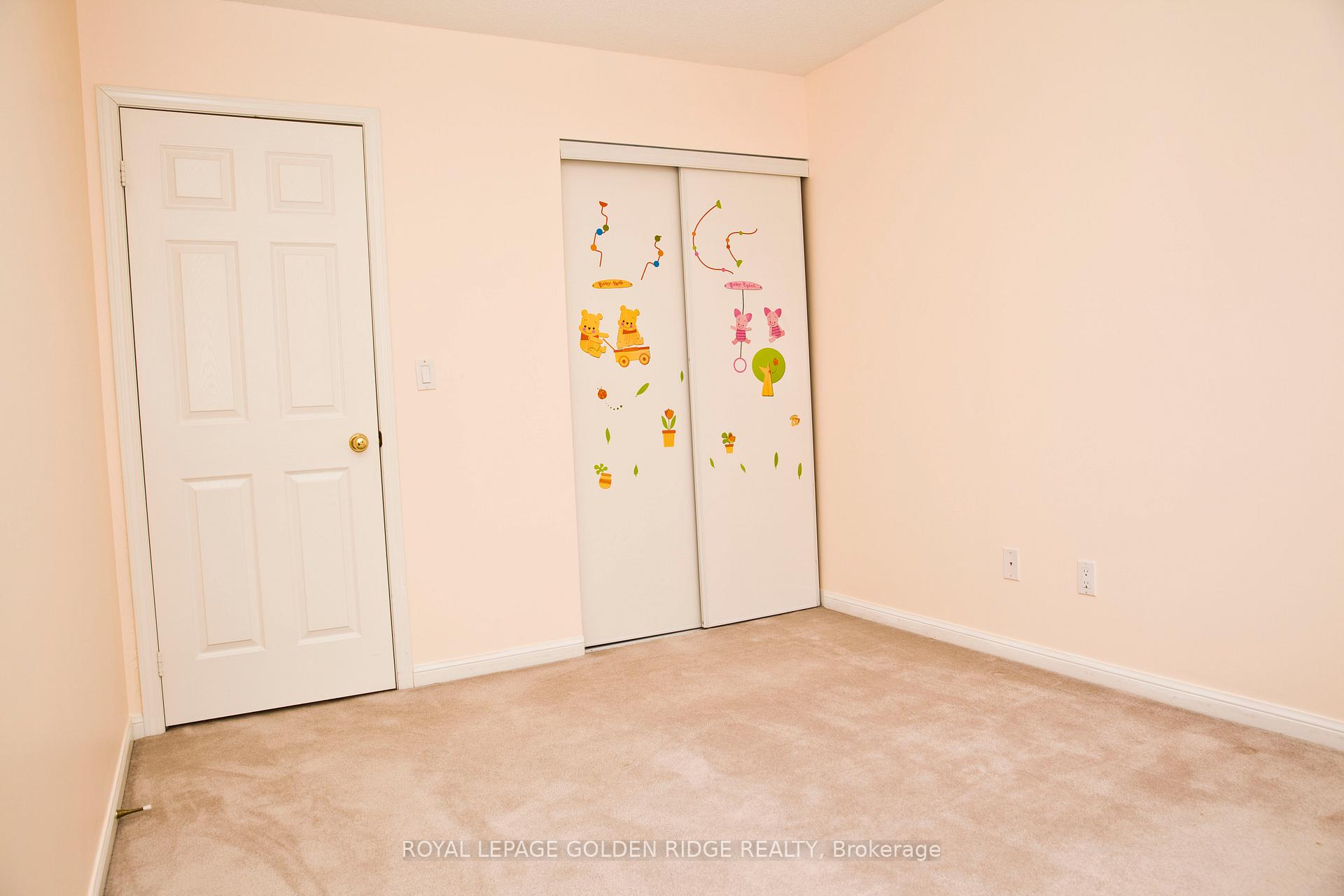 Photo 8 of Unit 7, 14 St. Moritz Way, Markham, Unionville — HOMEH