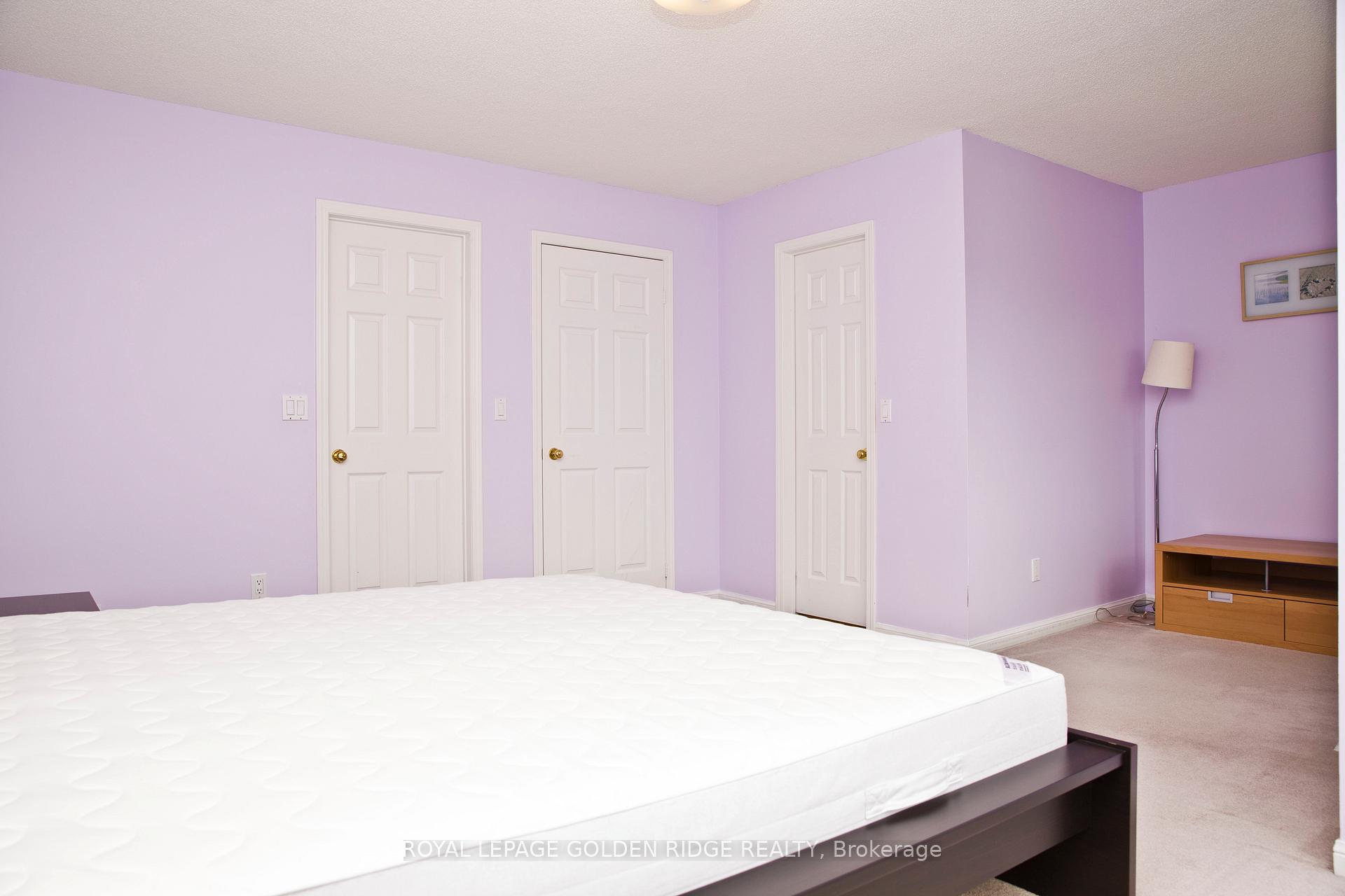 Photo 11 of Unit 7, 14 St. Moritz Way, Markham, Unionville — HOMEH