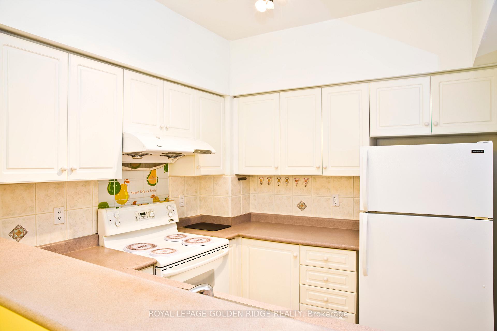 Photo 17 of Unit 7, 14 St. Moritz Way, Markham, Unionville — HOMEH