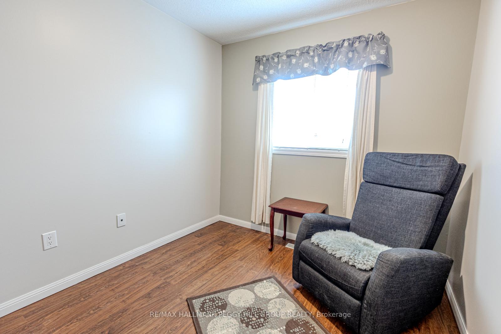 Photo 9 of 71 Pringle Drive, Barrie, Edgehill Drive — HOMEH