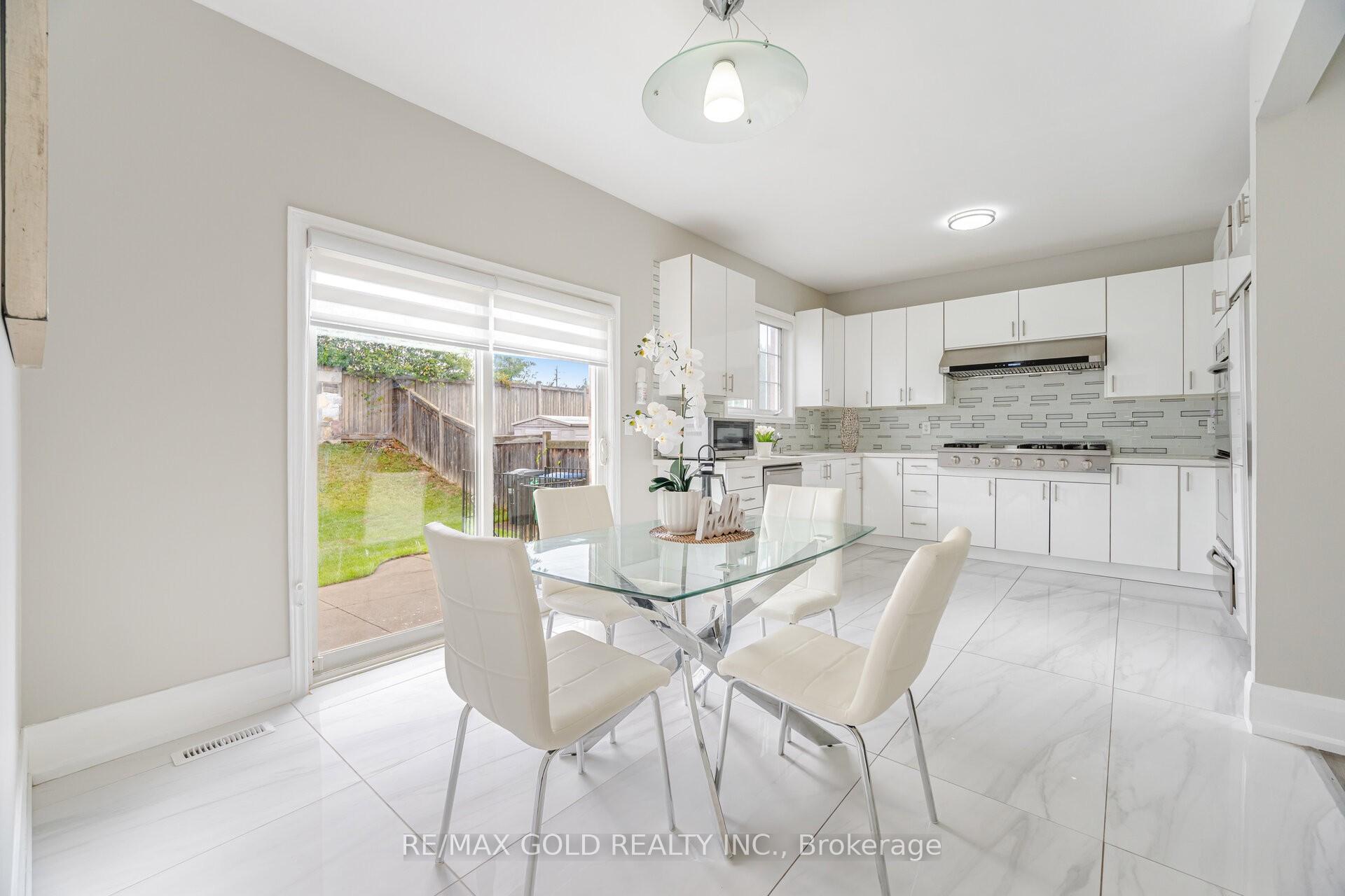 Photo 8 of 79 Donwoods Court, Brampton, Vales of Castlemore — HOMEH
