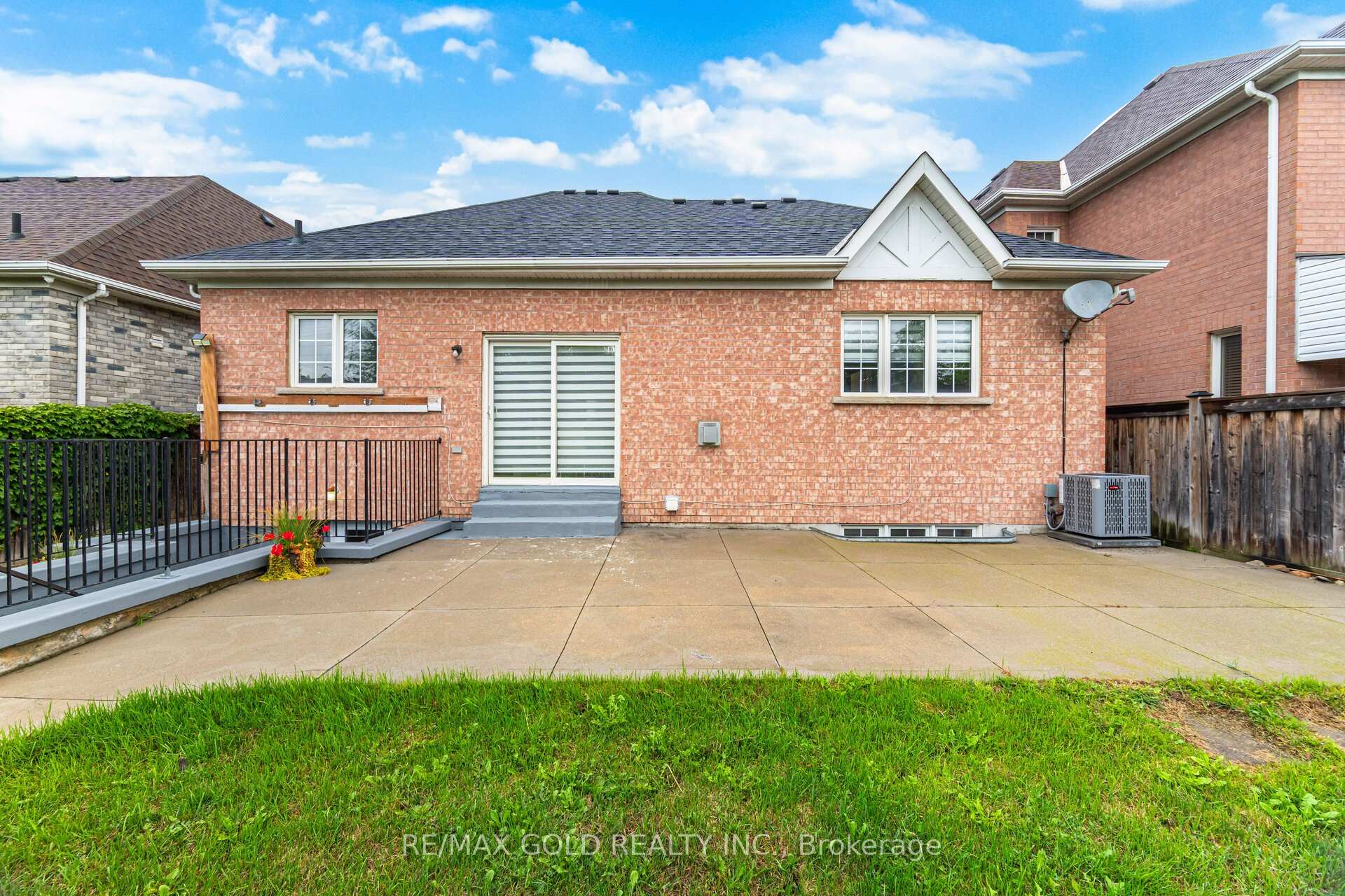 Photo 23 of 79 Donwoods Court, Brampton, Vales of Castlemore — HOMEH