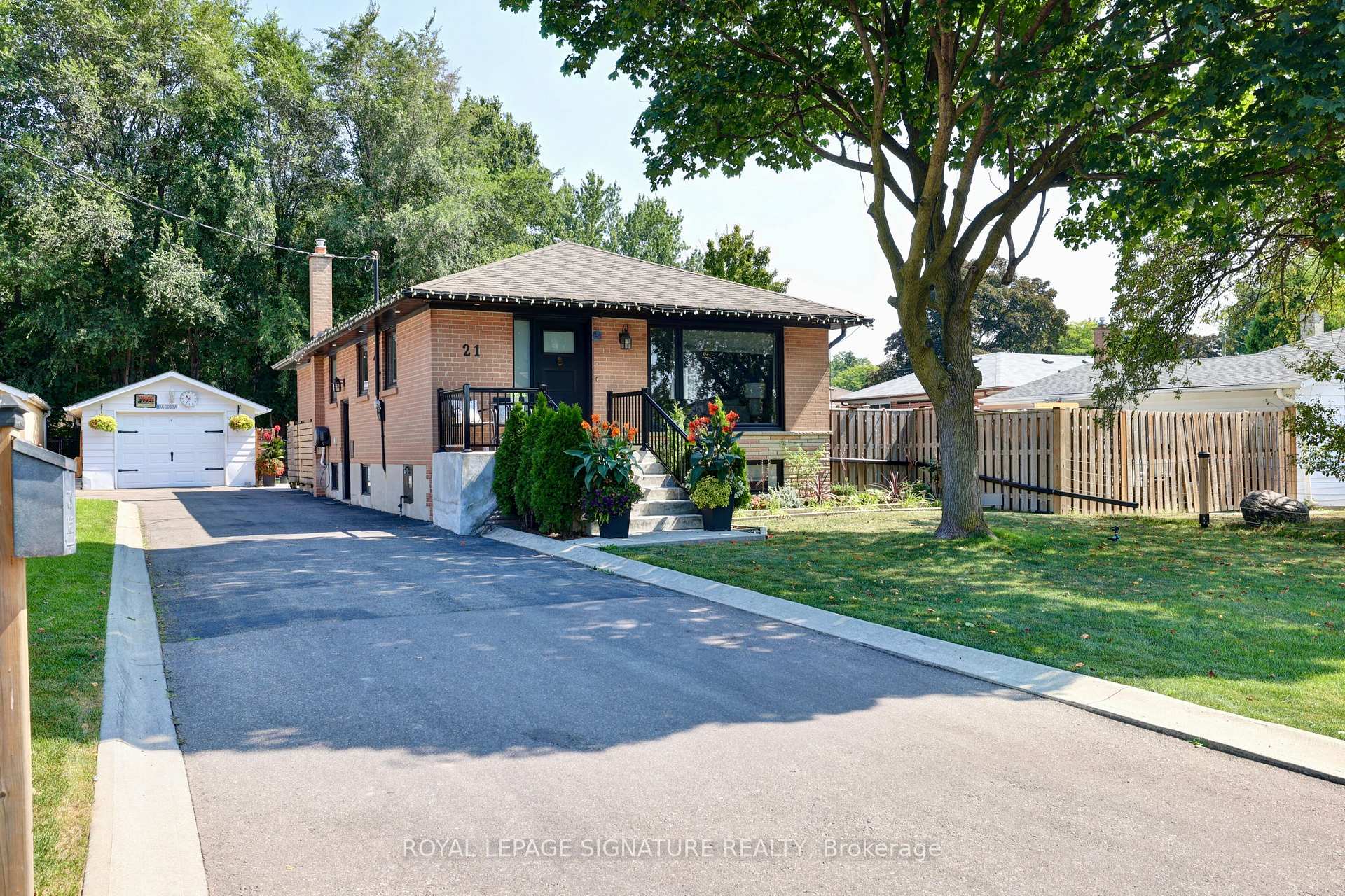 Photo 2 of 21 Harper Road, Brampton, Brampton East — HOMEH