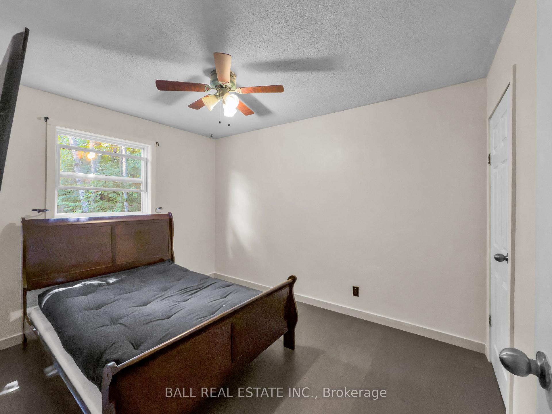 Photo 13 of 230 Yonge Street, Burk's Falls — HOMEH