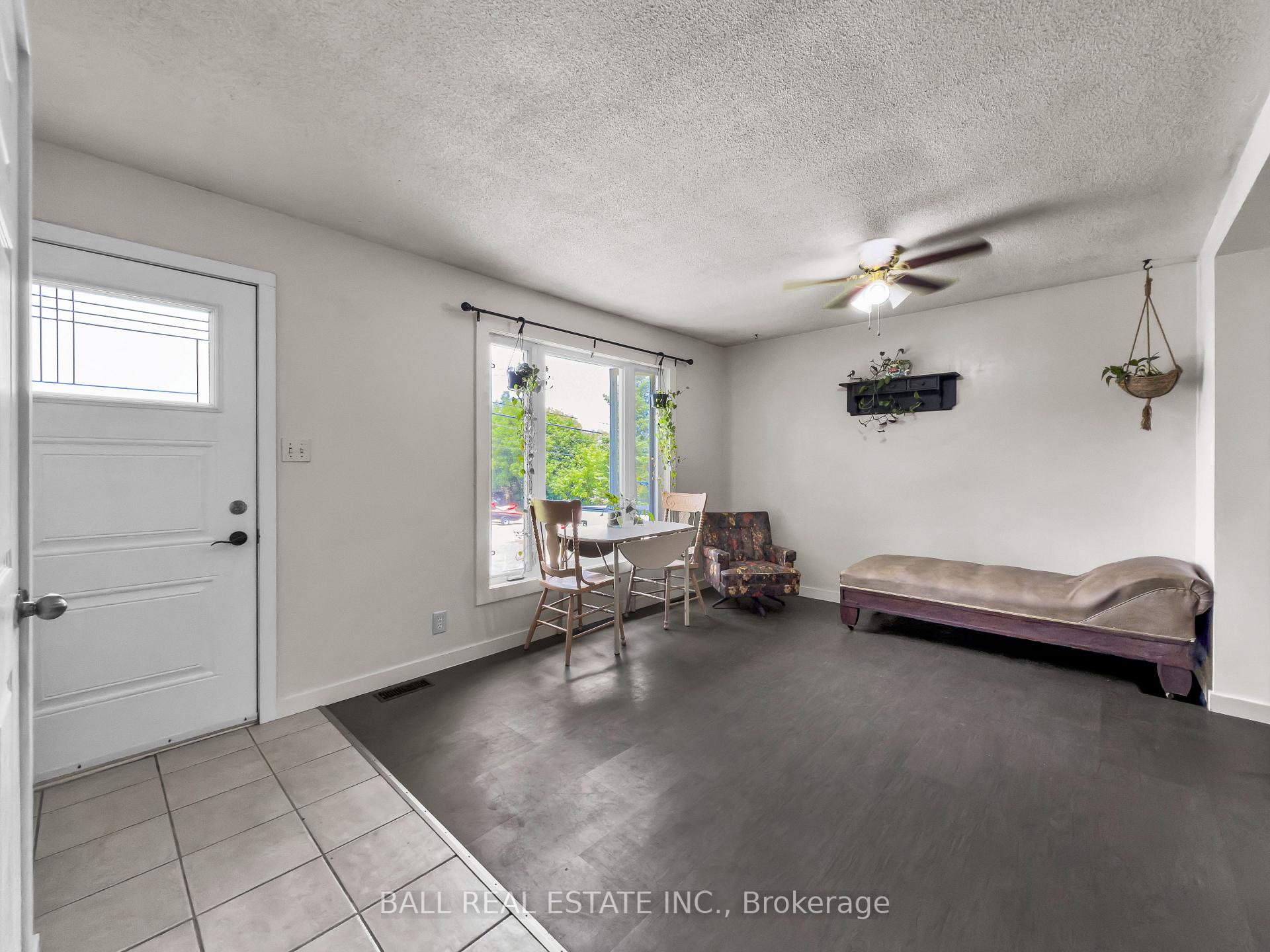 Photo 24 of 230 Yonge Street, Burk's Falls — HOMEH