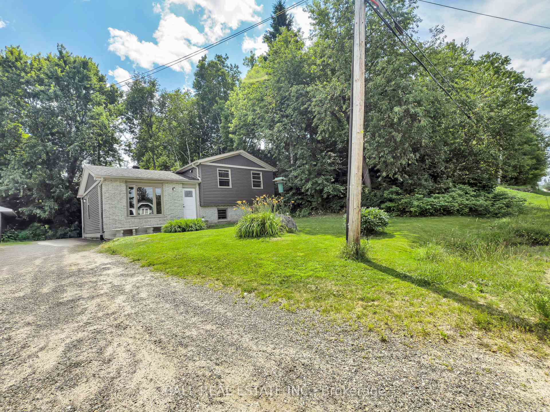 Photo 25 of 230 Yonge Street, Burk's Falls — HOMEH