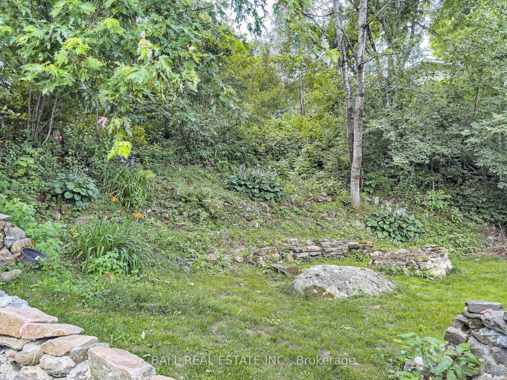 Photo 31 of 230 Yonge Street, Burk's Falls — HOMEH