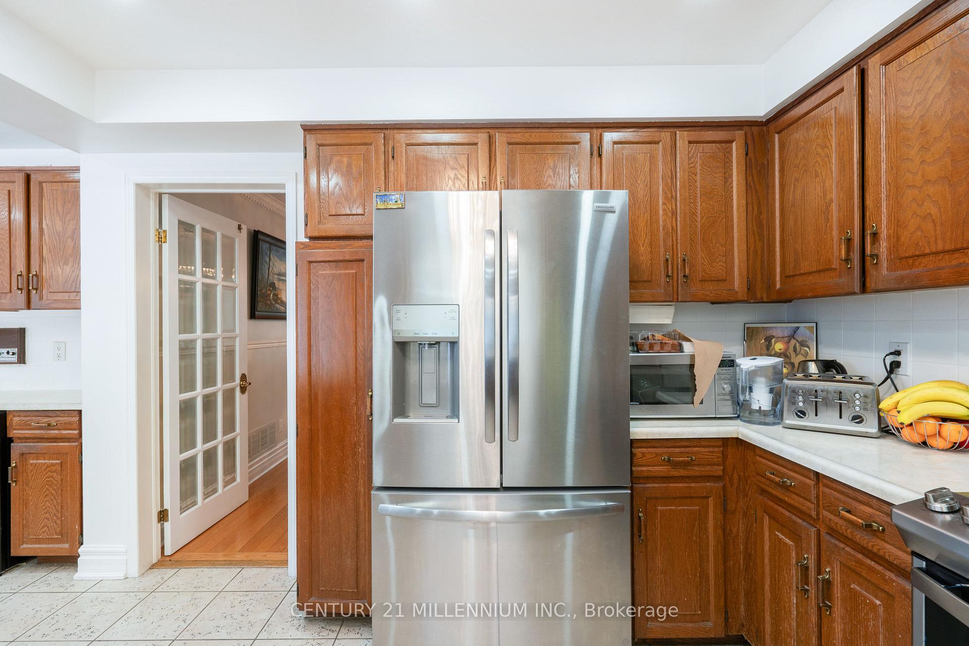 Photo 7 of 29 Mossbank Drive, Brampton, Fletcher's Creek South — HOMEH