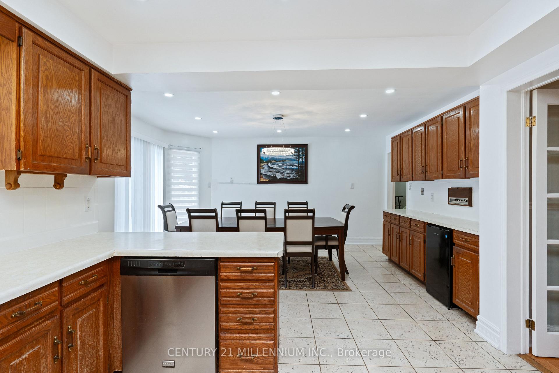 Photo 21 of 29 Mossbank Drive, Brampton, Fletcher's Creek South — HOMEH