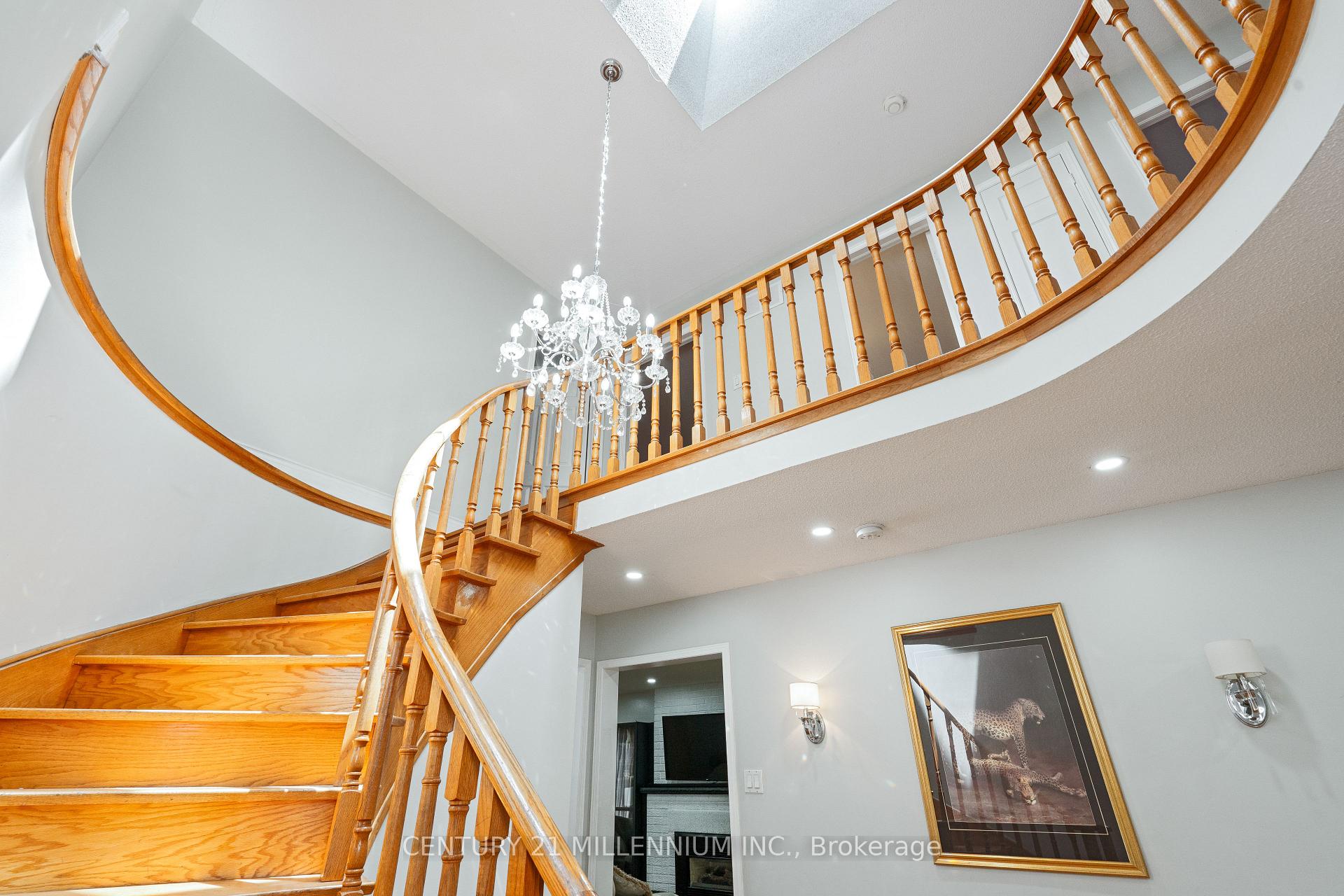 Photo 11 of 29 Mossbank Drive, Brampton, Fletcher's Creek South — HOMEH