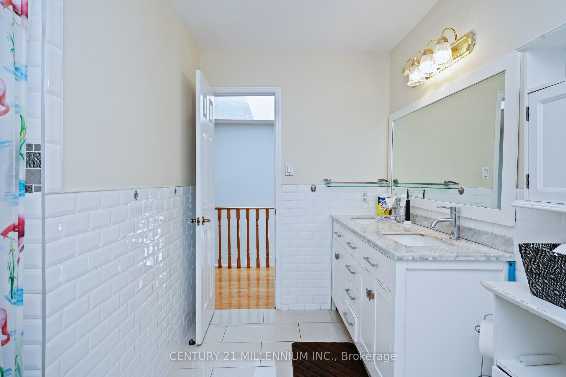 Photo 18 of 29 Mossbank Drive, Brampton, Fletcher's Creek South — HOMEH