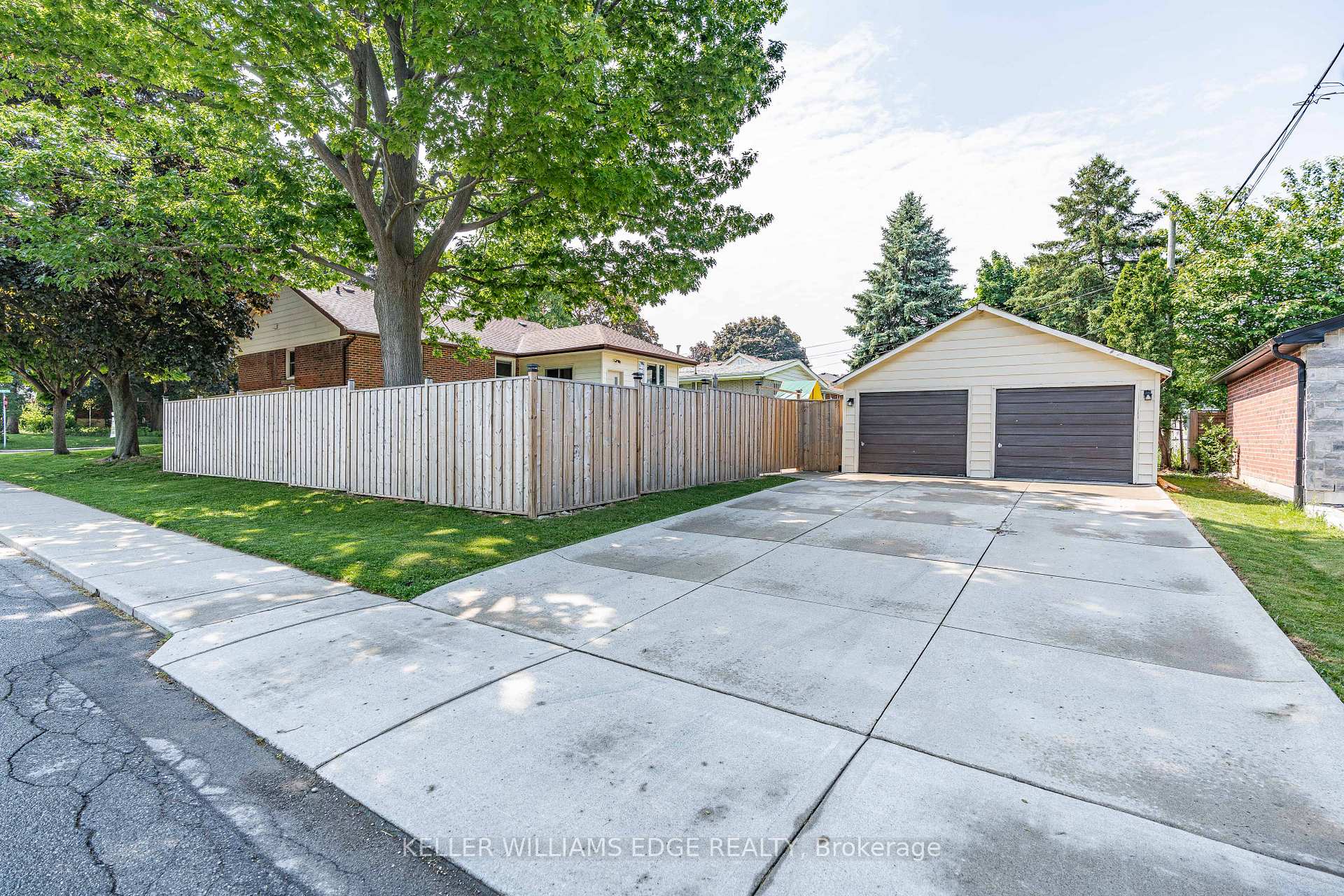 Photo 4 of 2 West 22nd Street, Hamilton, Westcliffe — HOMEH
