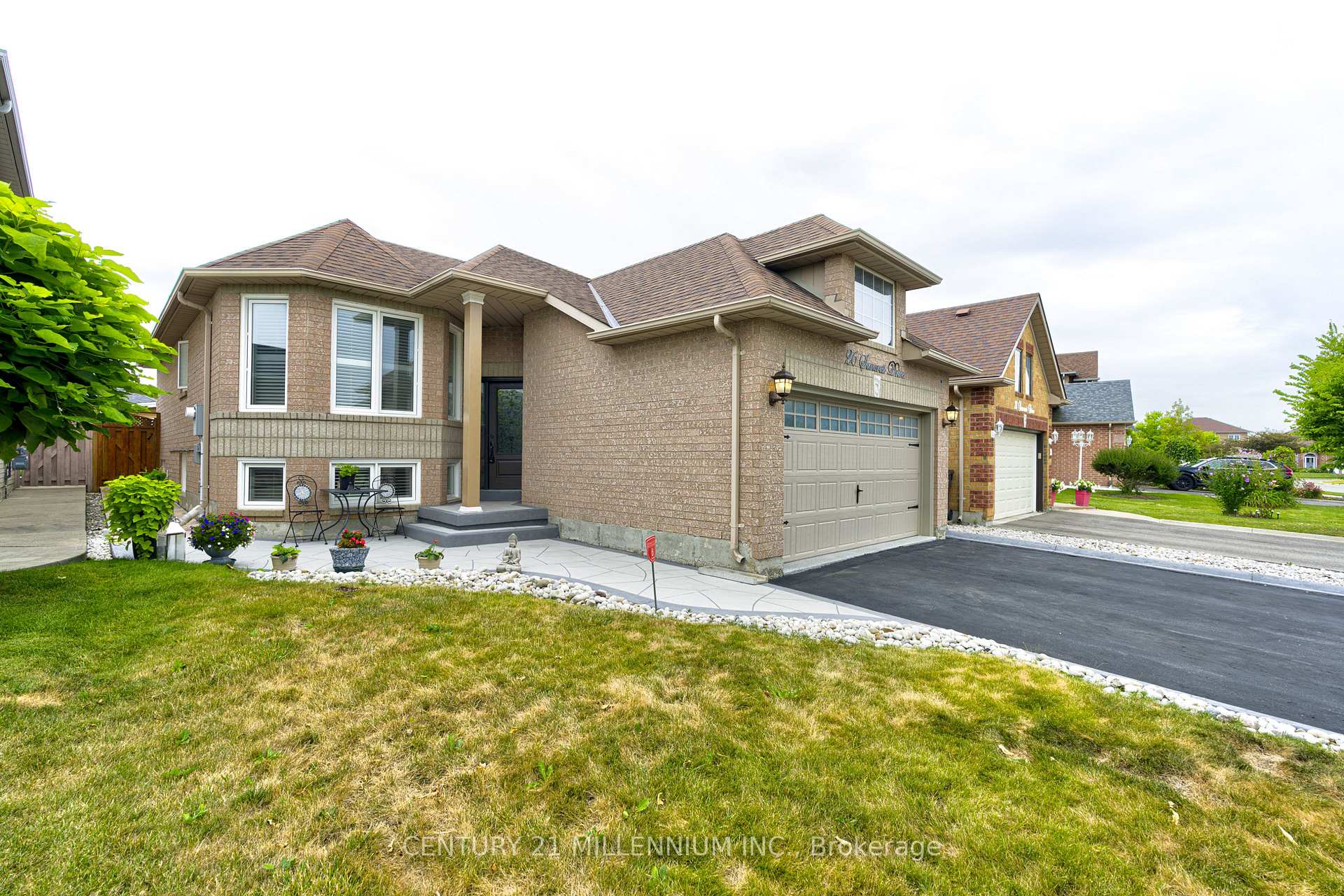 Photo 23 of 26 Suncrest Drive, Brampton, Brampton West — HOMEH