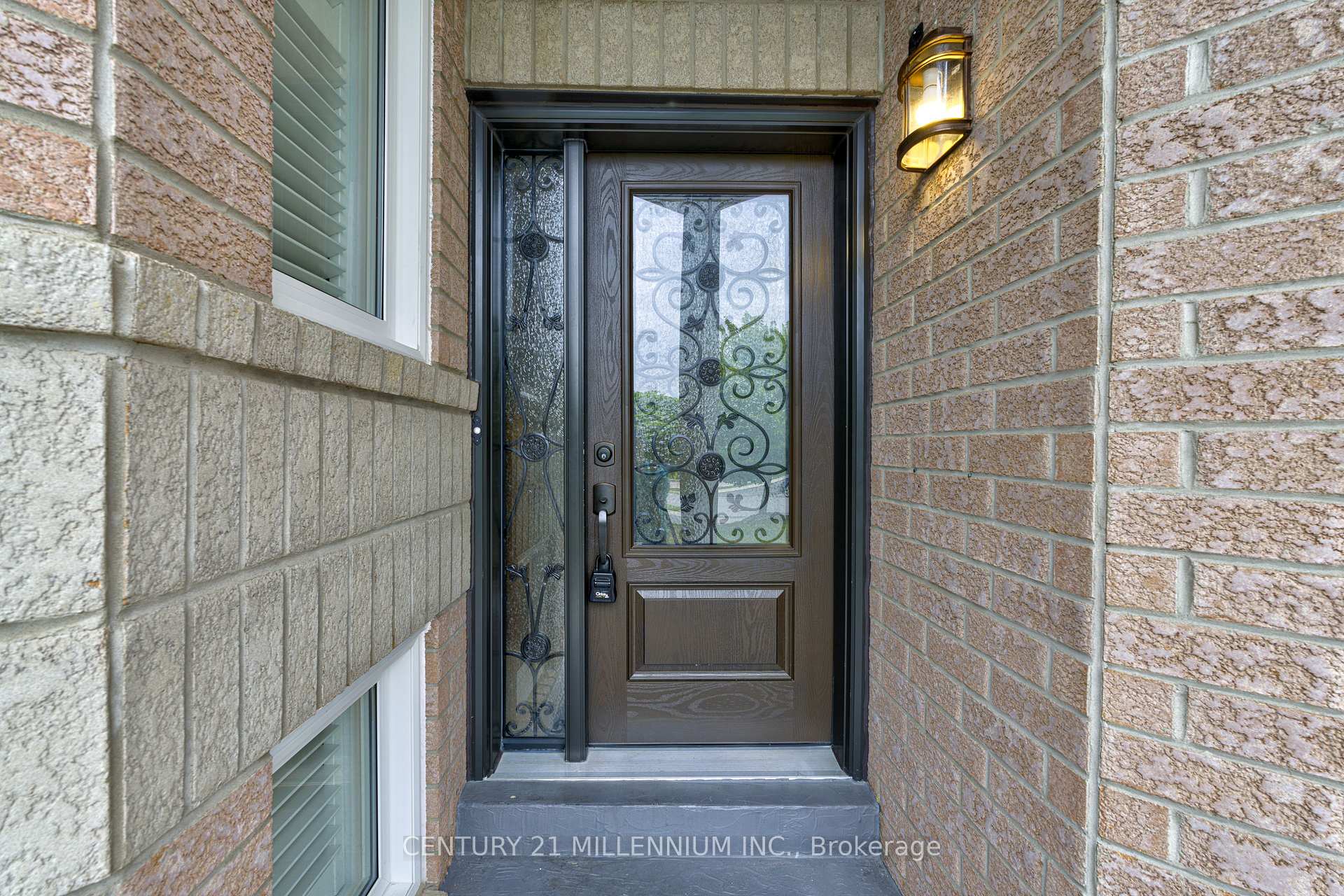 Photo 24 of 26 Suncrest Drive, Brampton, Brampton West — HOMEH