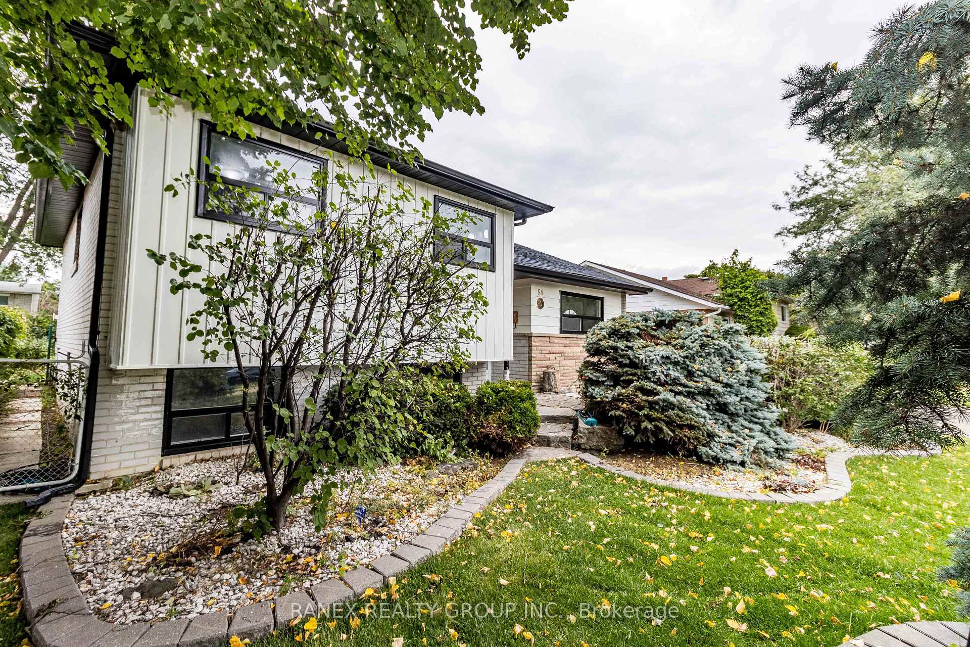 Photo 5 of 54 Flowertown Avenue, Brampton, Northwood Park — HOMEH