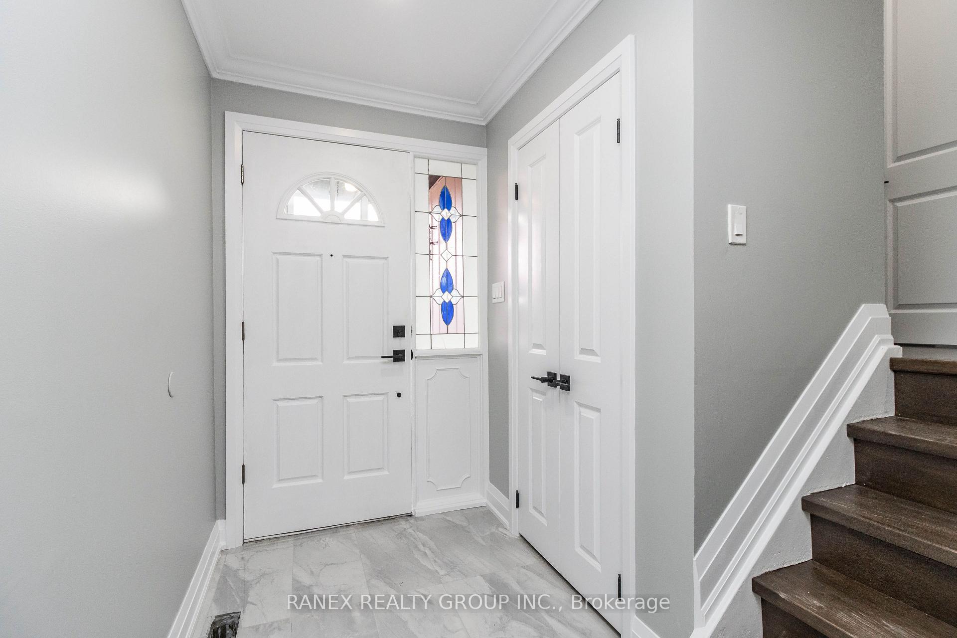 Photo 8 of 54 Flowertown Avenue, Brampton, Northwood Park — HOMEH