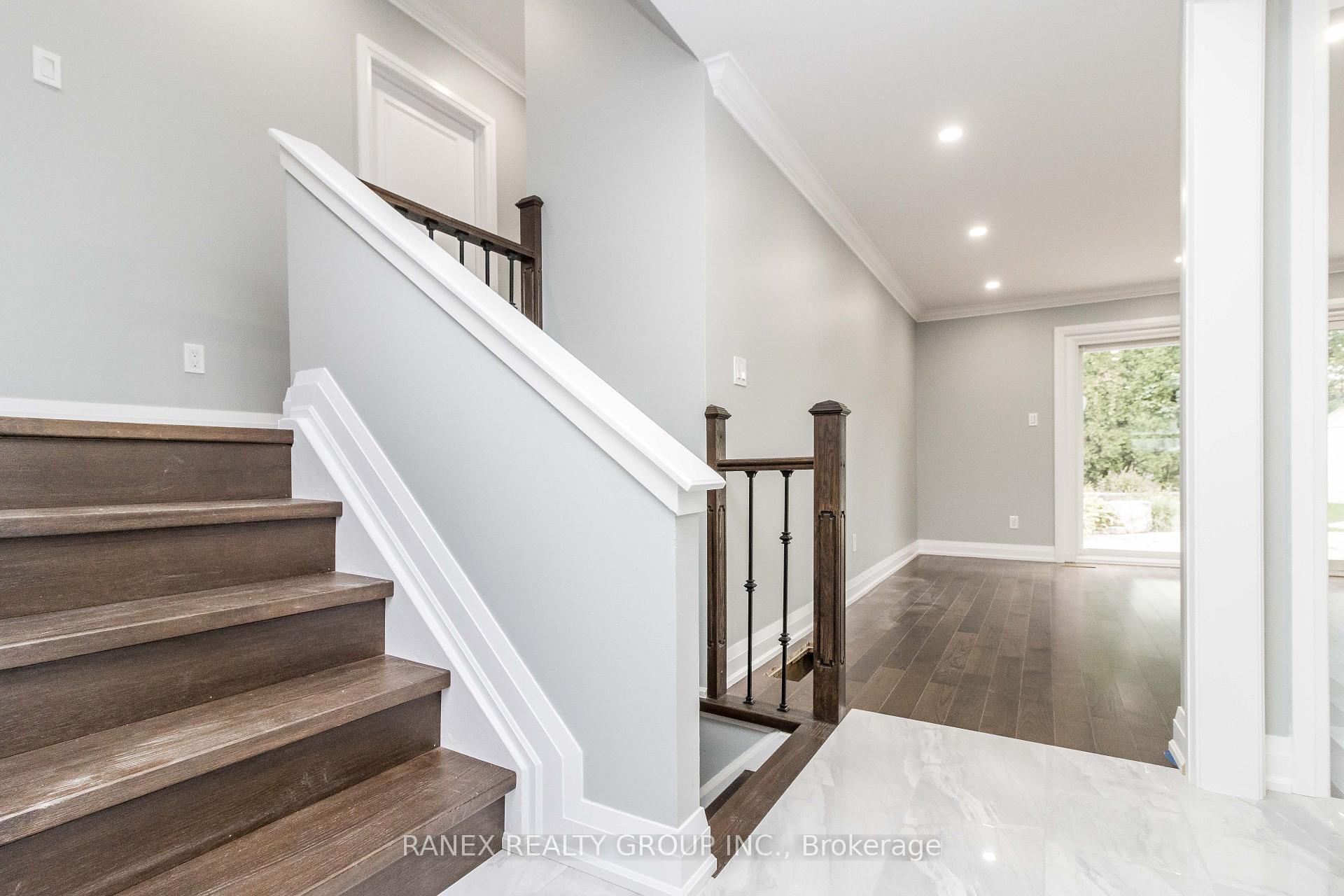 Photo 10 of 54 Flowertown Avenue, Brampton, Northwood Park — HOMEH