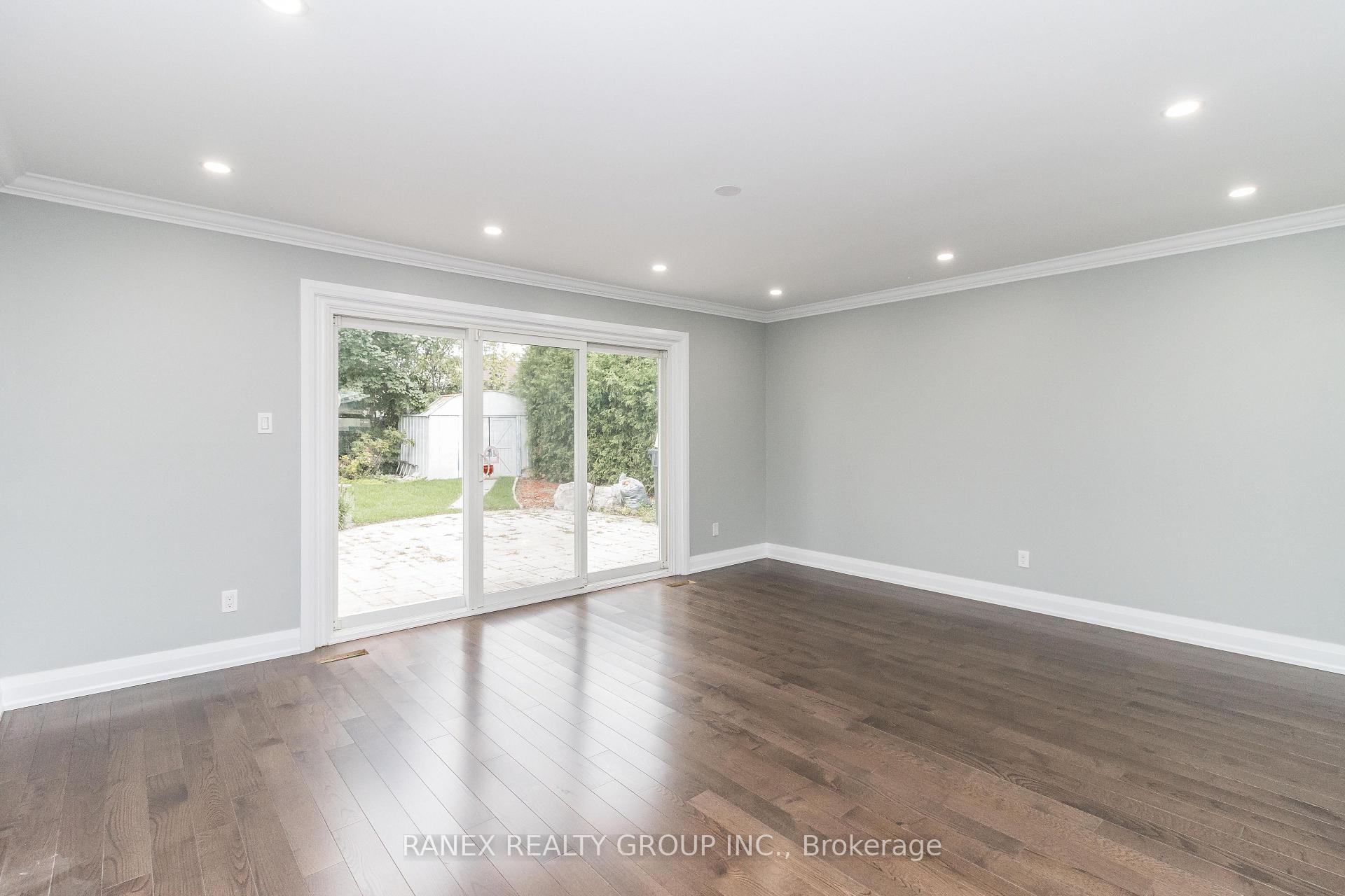 Photo 11 of 54 Flowertown Avenue, Brampton, Northwood Park — HOMEH
