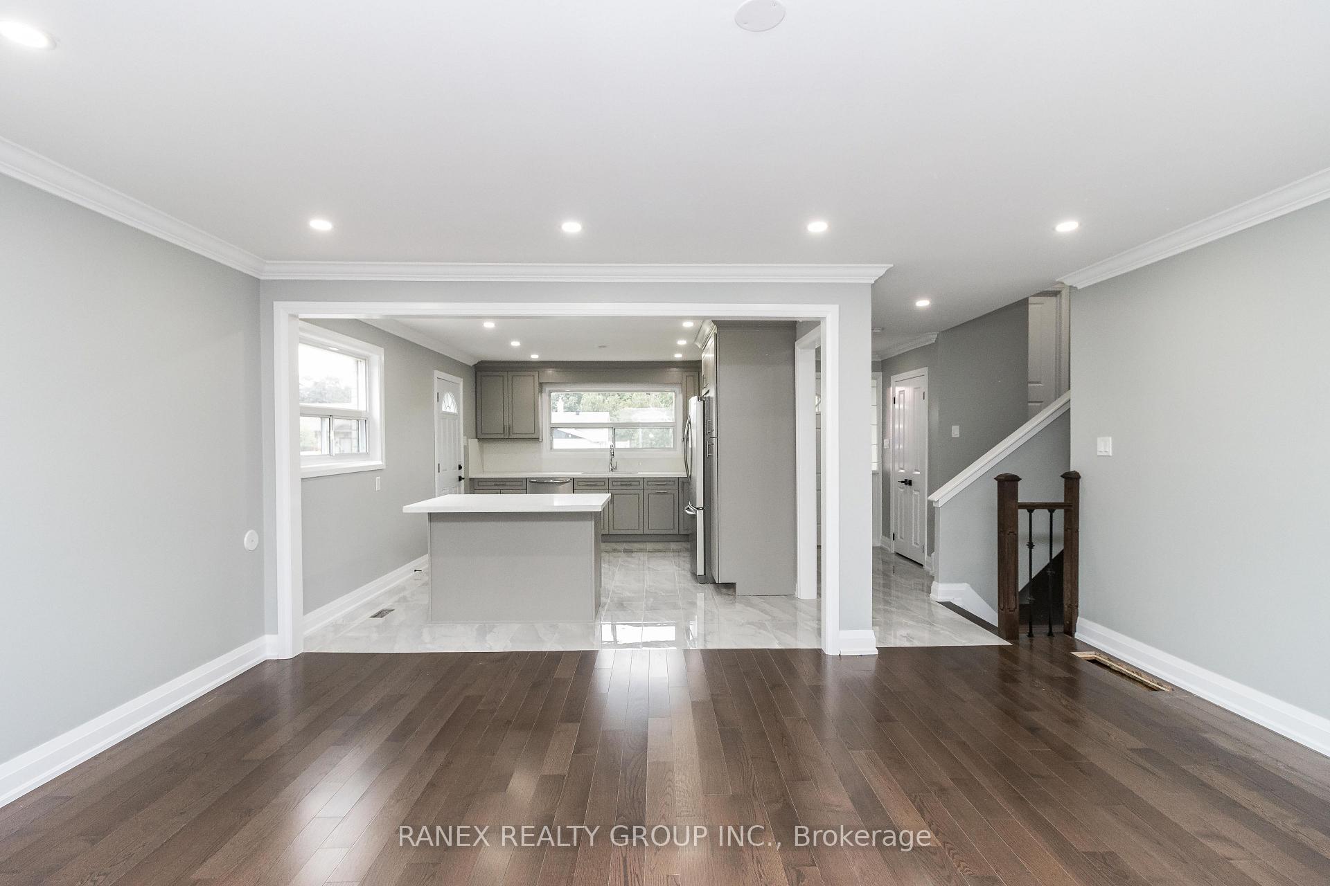 Photo 13 of 54 Flowertown Avenue, Brampton, Northwood Park — HOMEH