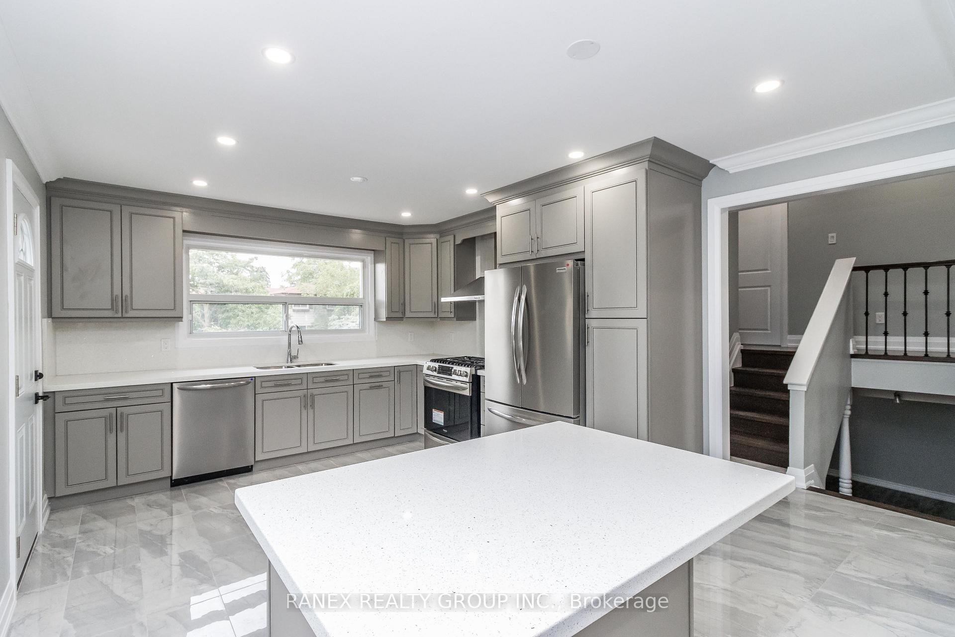 Photo 15 of 54 Flowertown Avenue, Brampton, Northwood Park — HOMEH