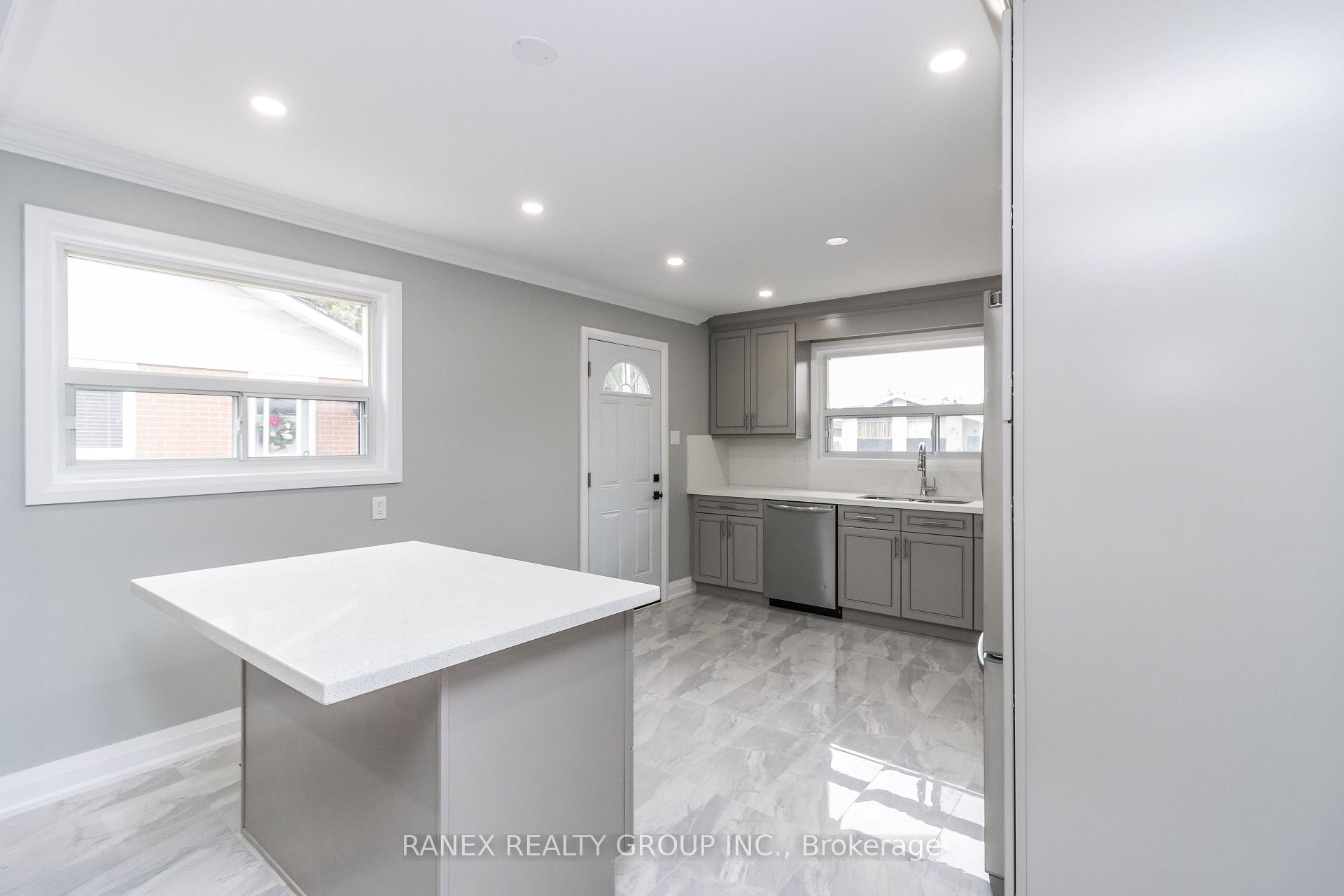 Photo 16 of 54 Flowertown Avenue, Brampton, Northwood Park — HOMEH