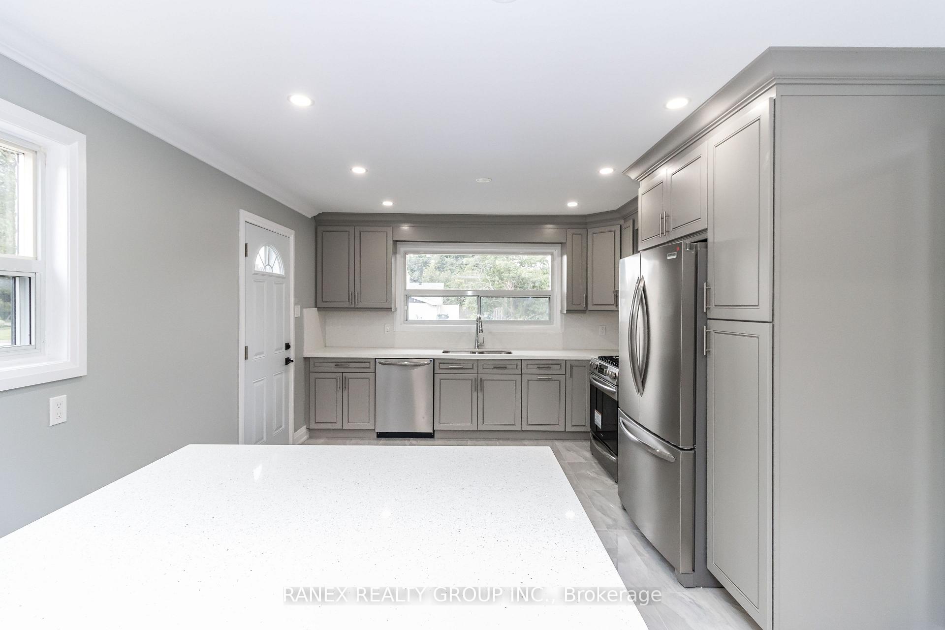 Photo 18 of 54 Flowertown Avenue, Brampton, Northwood Park — HOMEH