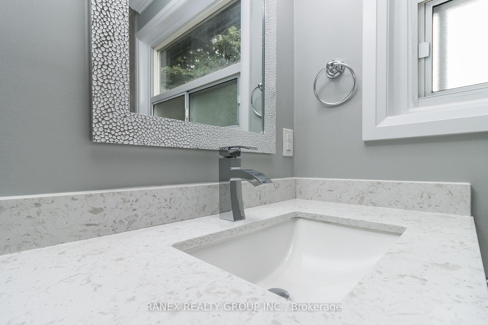 Photo 30 of 54 Flowertown Avenue, Brampton, Northwood Park — HOMEH