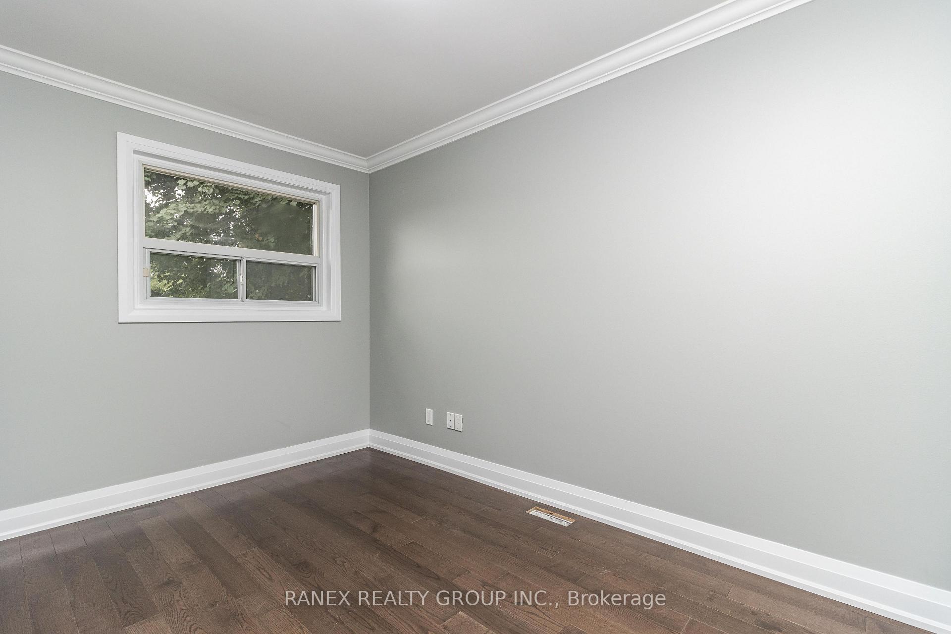 Photo 31 of 54 Flowertown Avenue, Brampton, Northwood Park — HOMEH