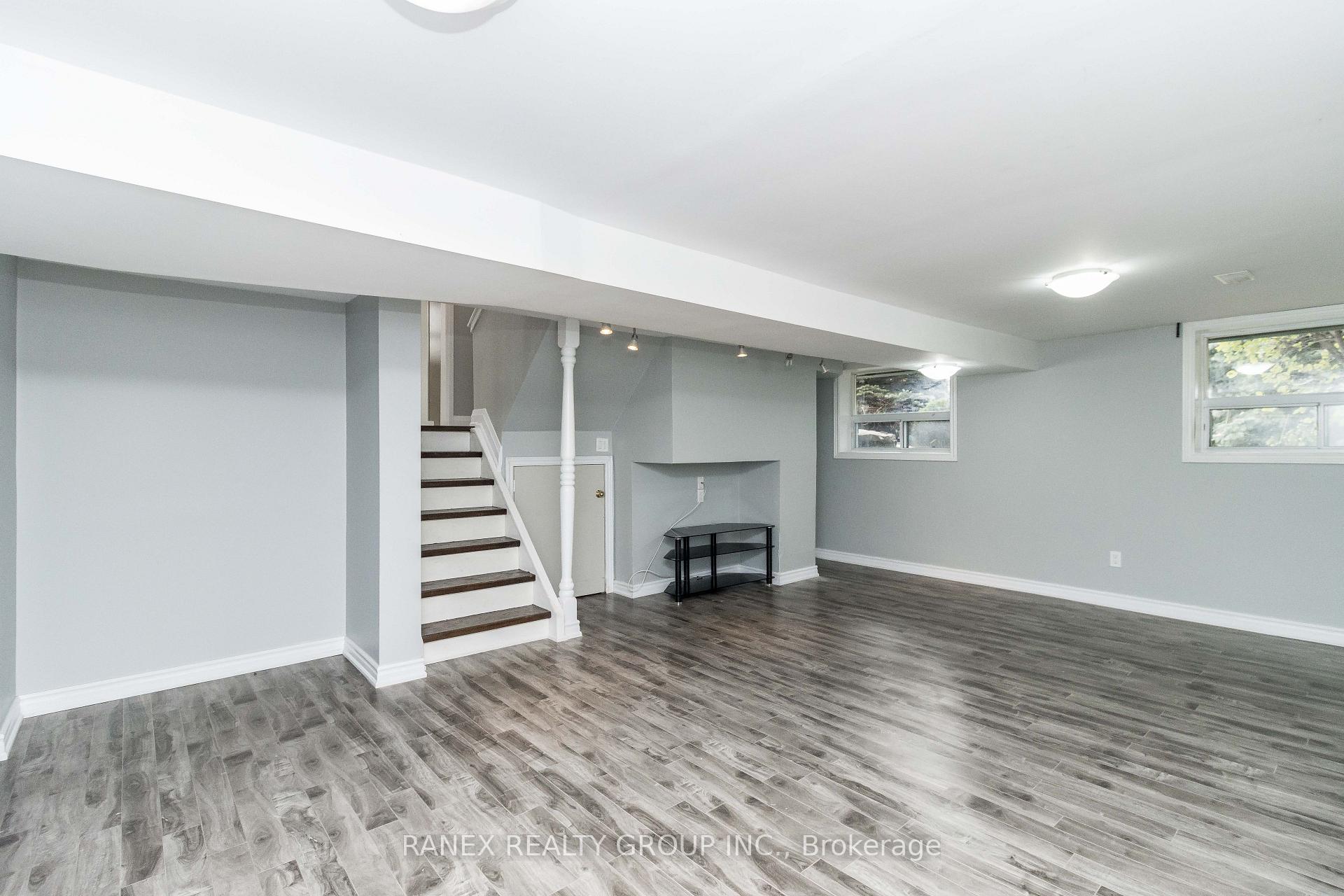 Photo 39 of 54 Flowertown Avenue, Brampton, Northwood Park — HOMEH