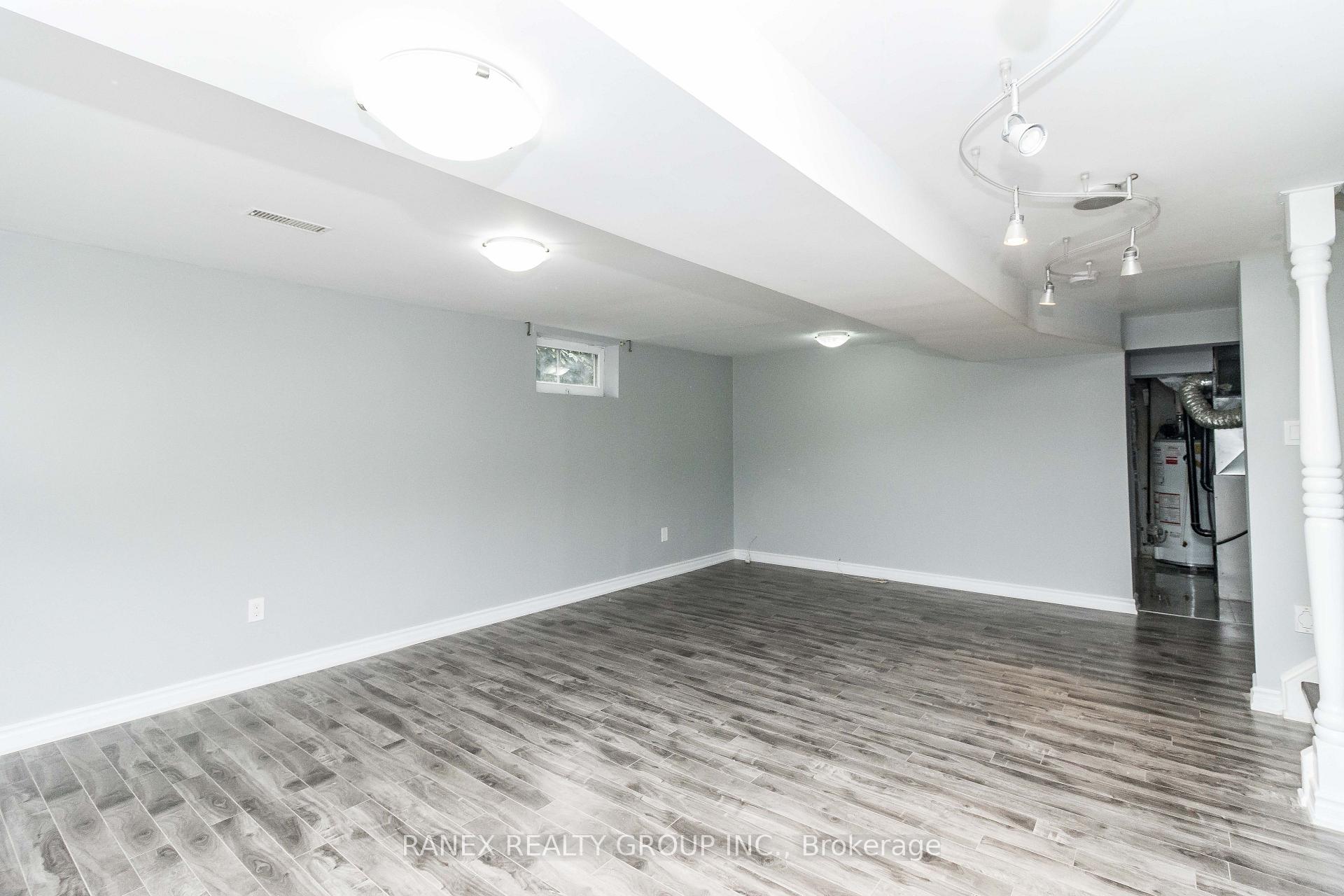 Photo 41 of 54 Flowertown Avenue, Brampton, Northwood Park — HOMEH