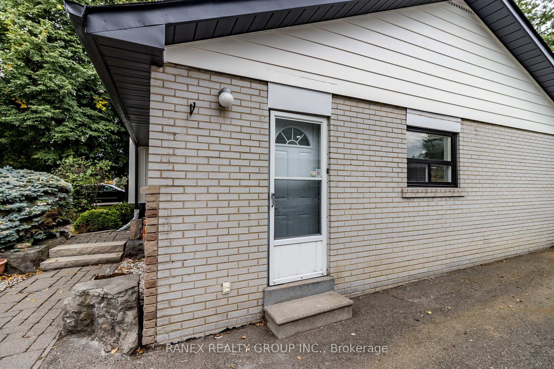 Photo 46 of 54 Flowertown Avenue, Brampton, Northwood Park — HOMEH
