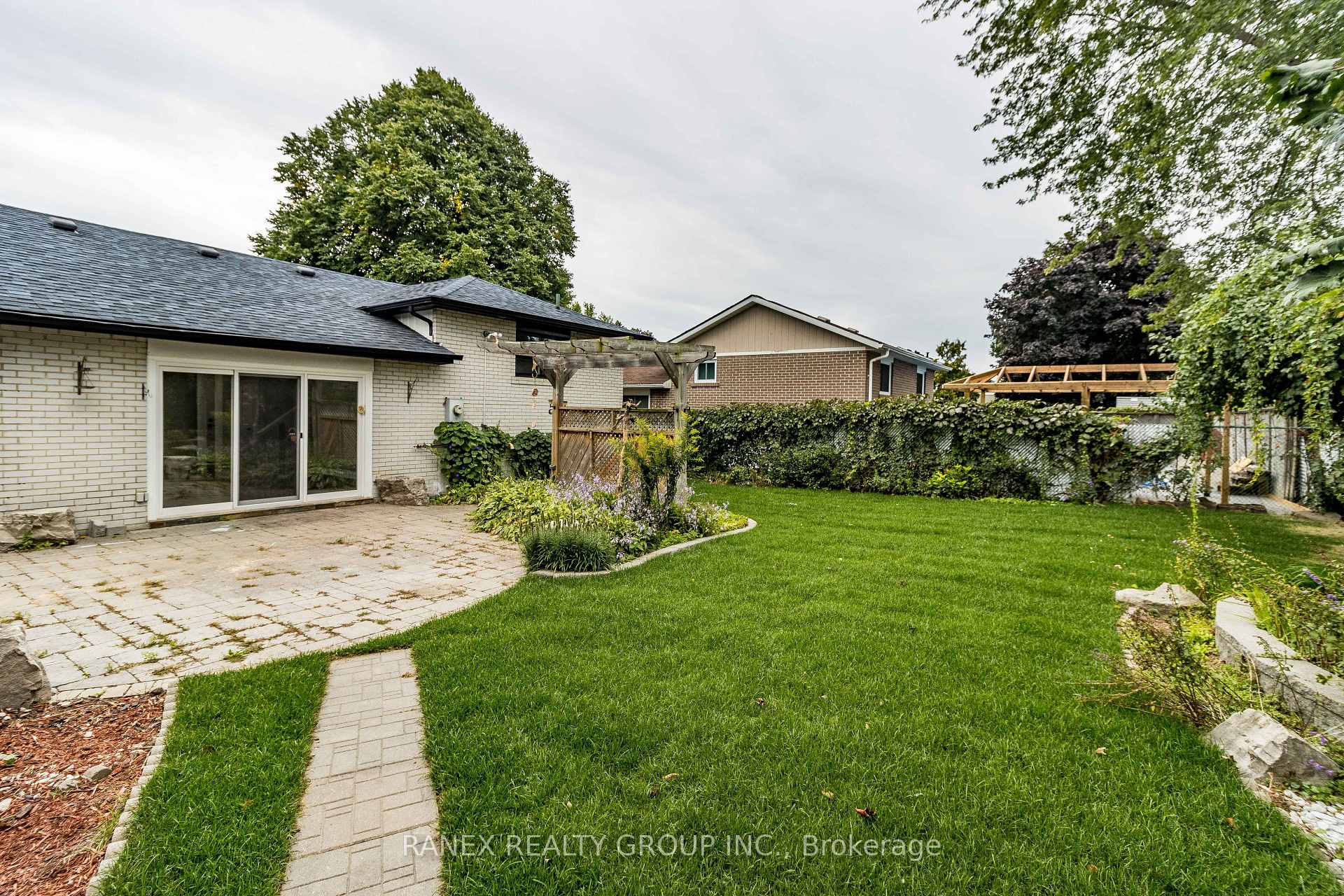 Photo 48 of 54 Flowertown Avenue, Brampton, Northwood Park — HOMEH